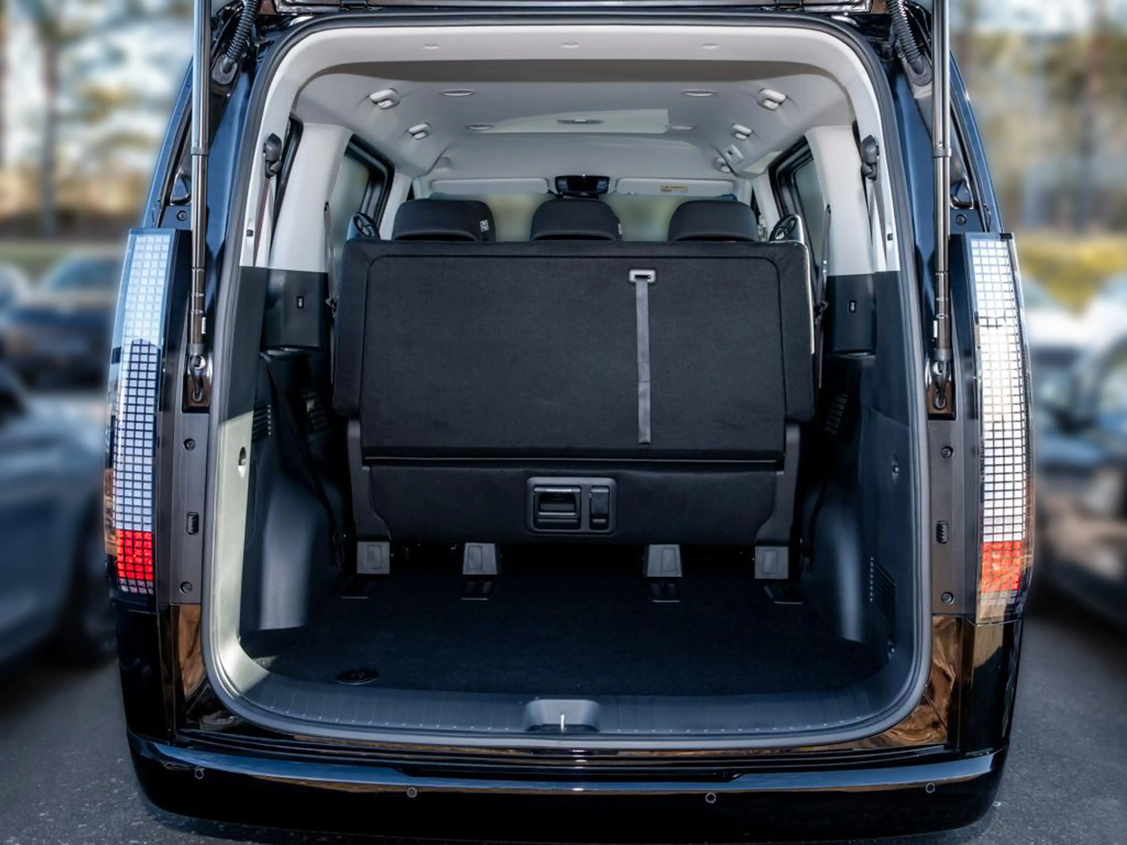 Hyundai STARIA HEV 9-Sitzer Trend Easy-Access-Paket — photo 13