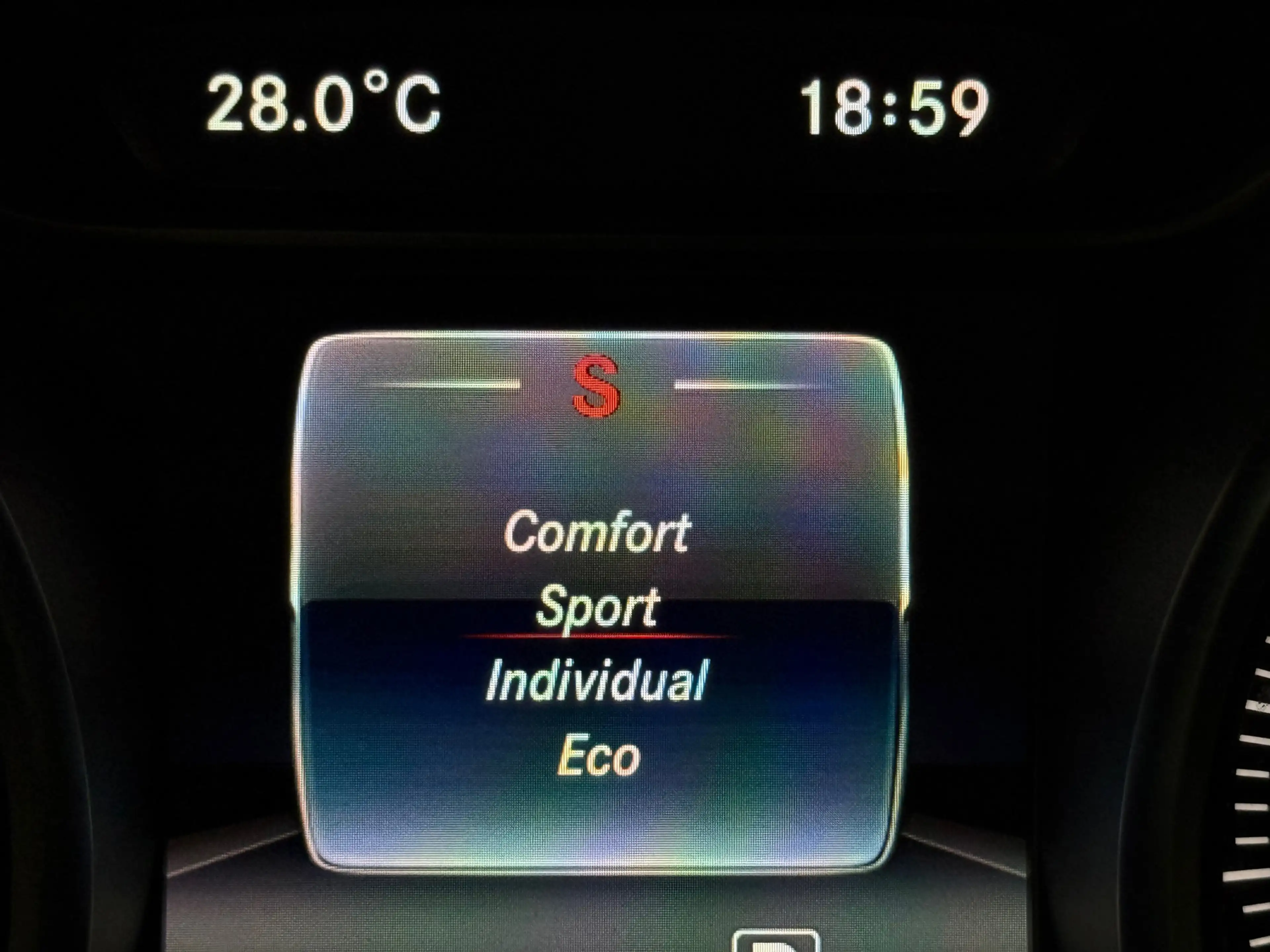 Mercedes-Benz A 180 AMG Night Dynamic Sfeer Led NAP — photo 18