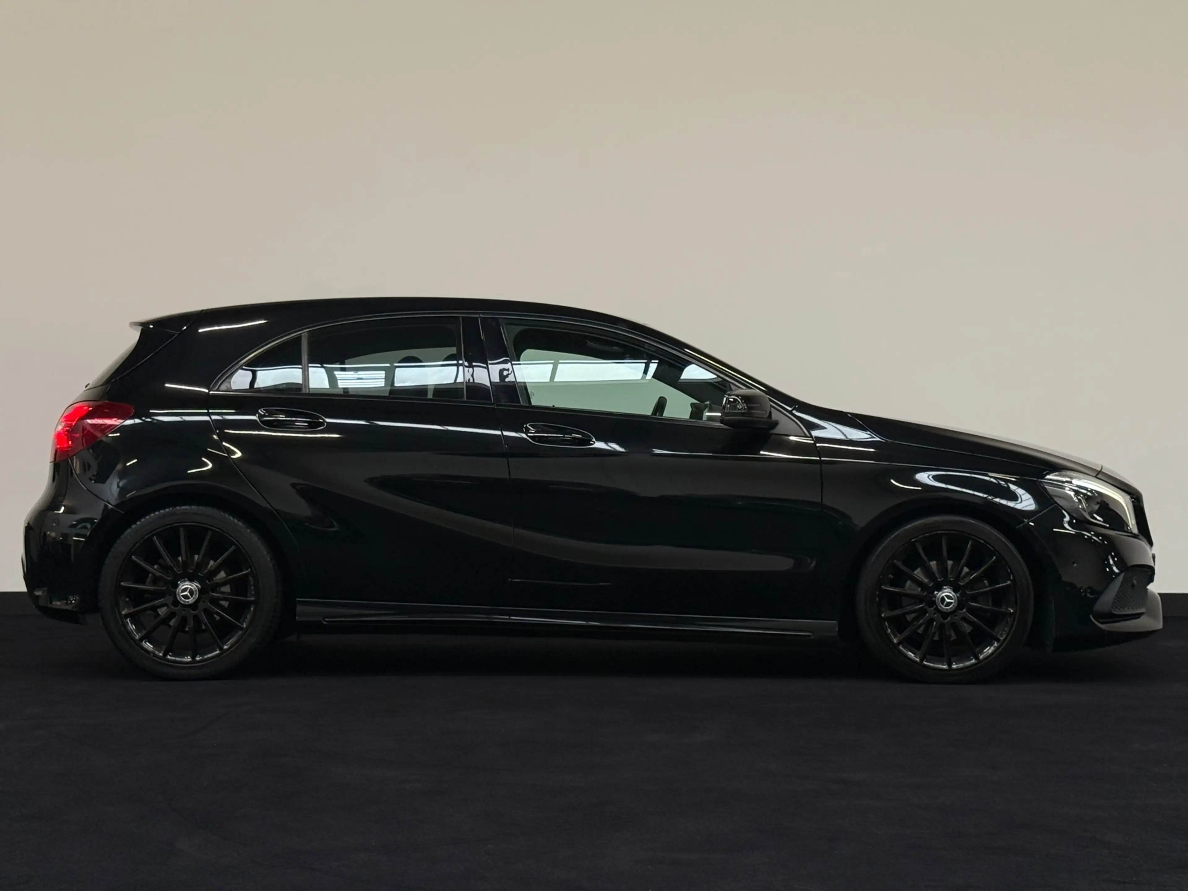 Mercedes-Benz A 180 AMG Night Dynamic Sfeer Led NAP — photo 8