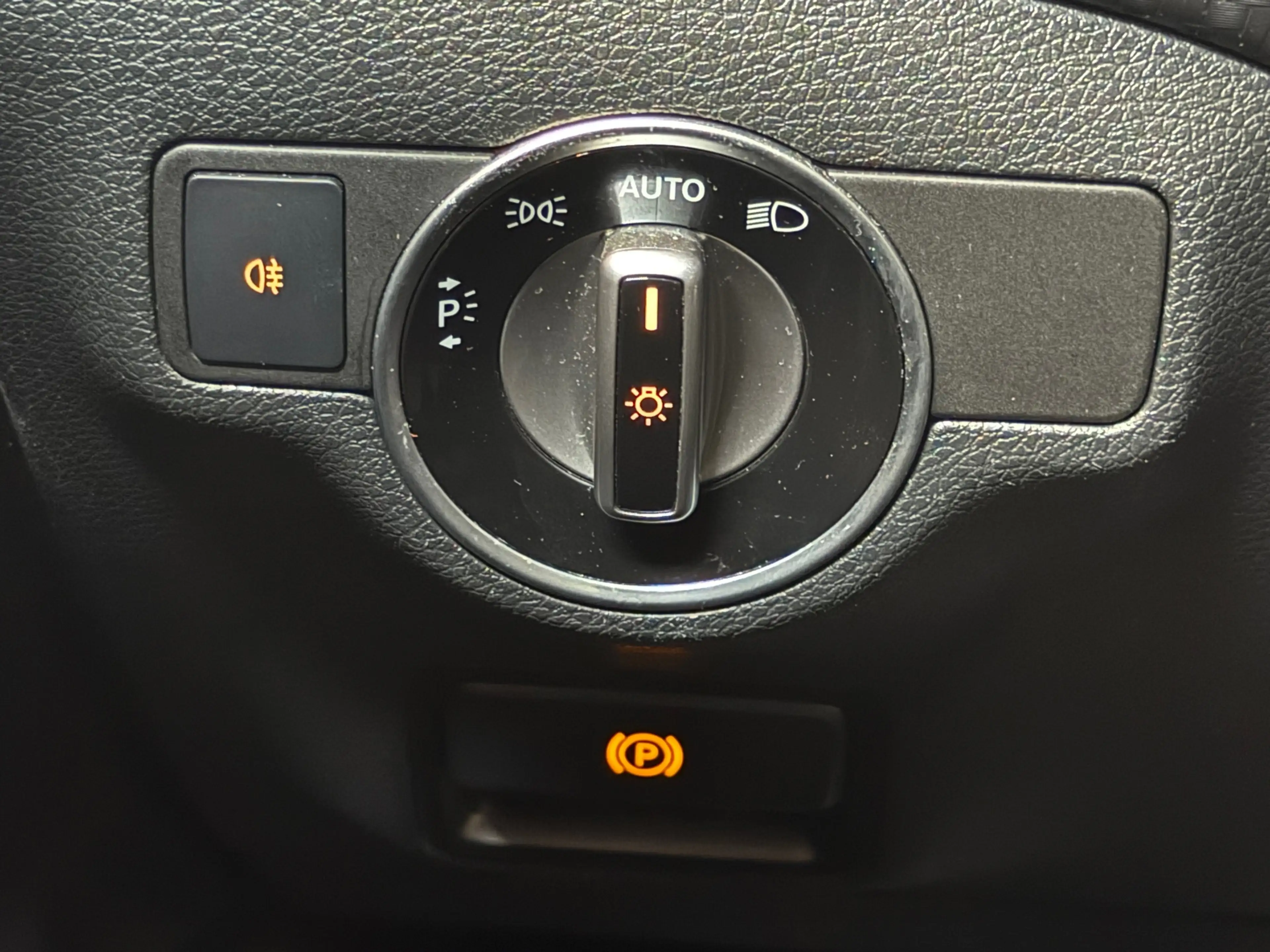 Mercedes-Benz A 180 AMG Night Dynamic Sfeer Led NAP — photo 13