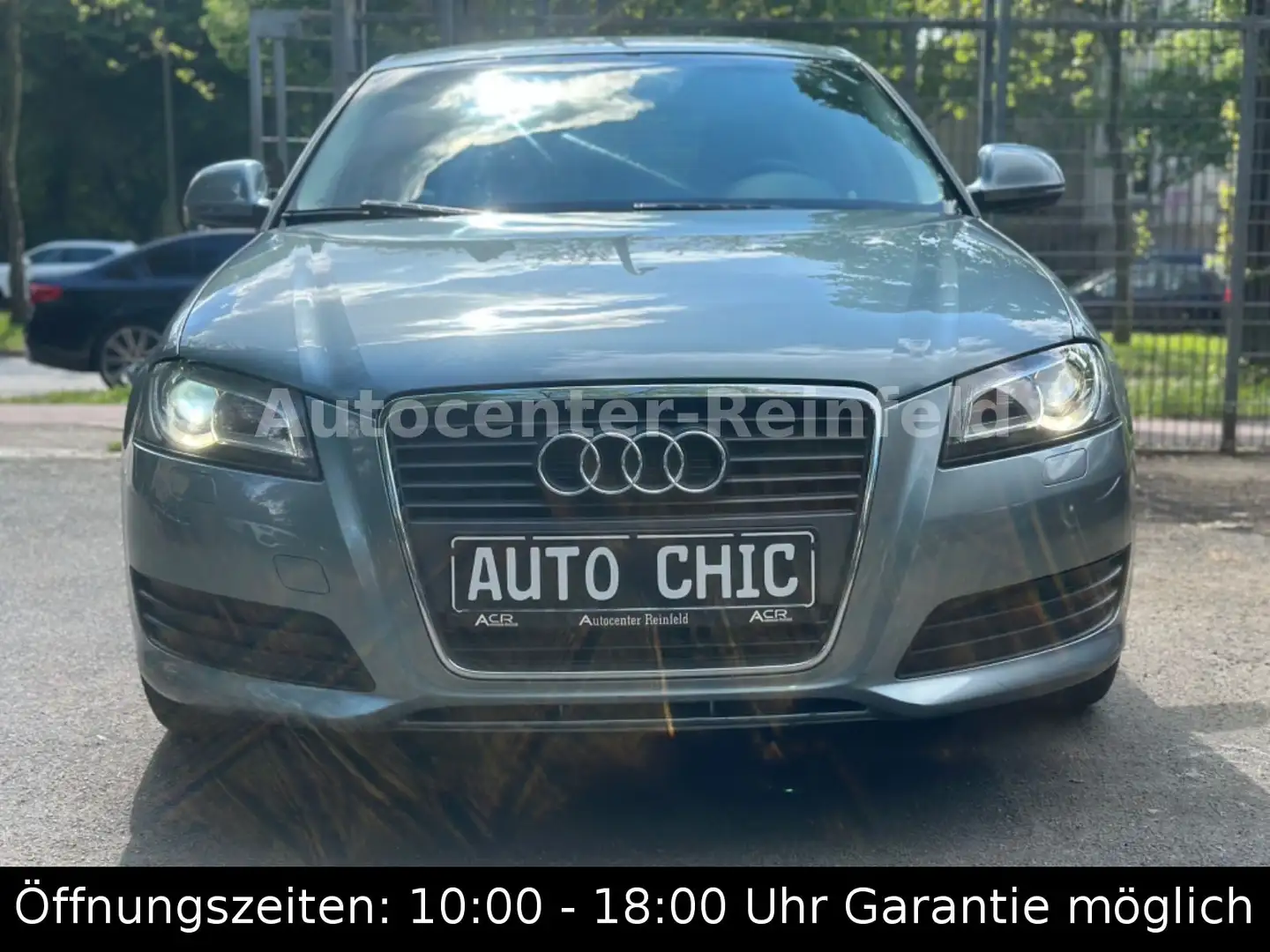Audi A3 Sportback 1.4 TFSI Ambiente*SHZ*Klima*PDC*AHK Gris - 2