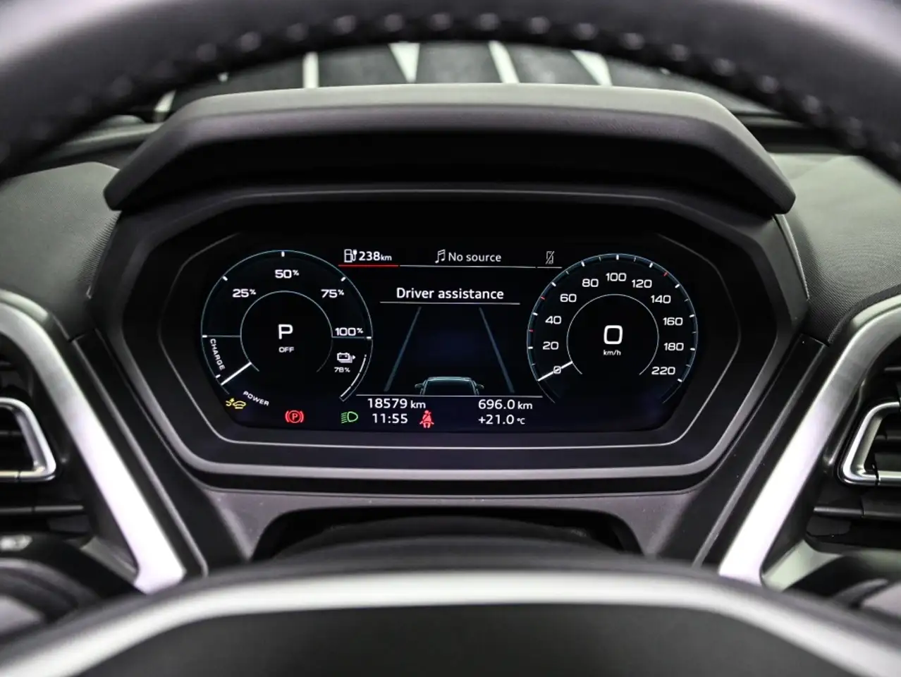 Audi Q4 e-tron снимка Audi Q4 e-tron