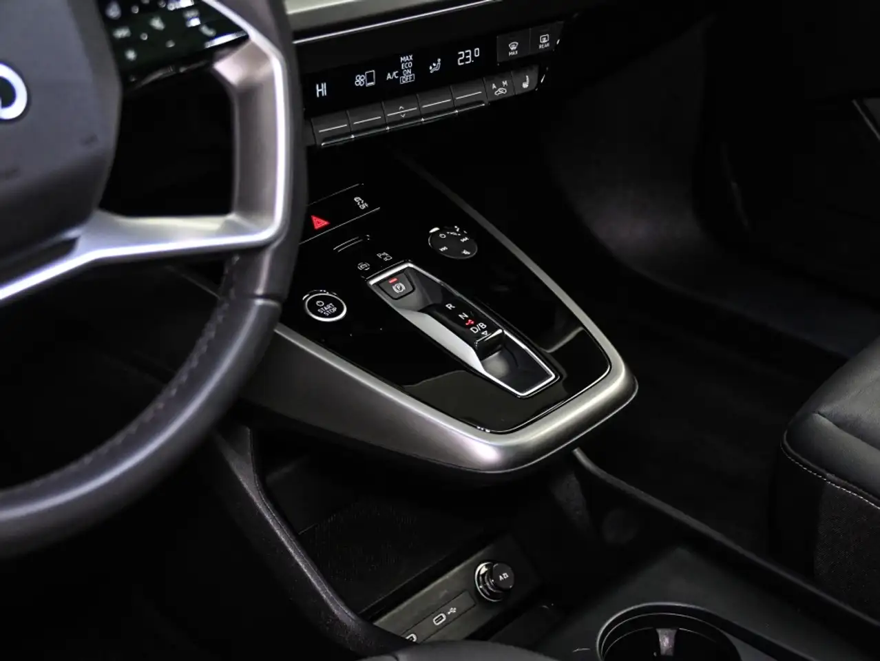 Audi Q4 e-tron снимка Audi Q4 e-tron