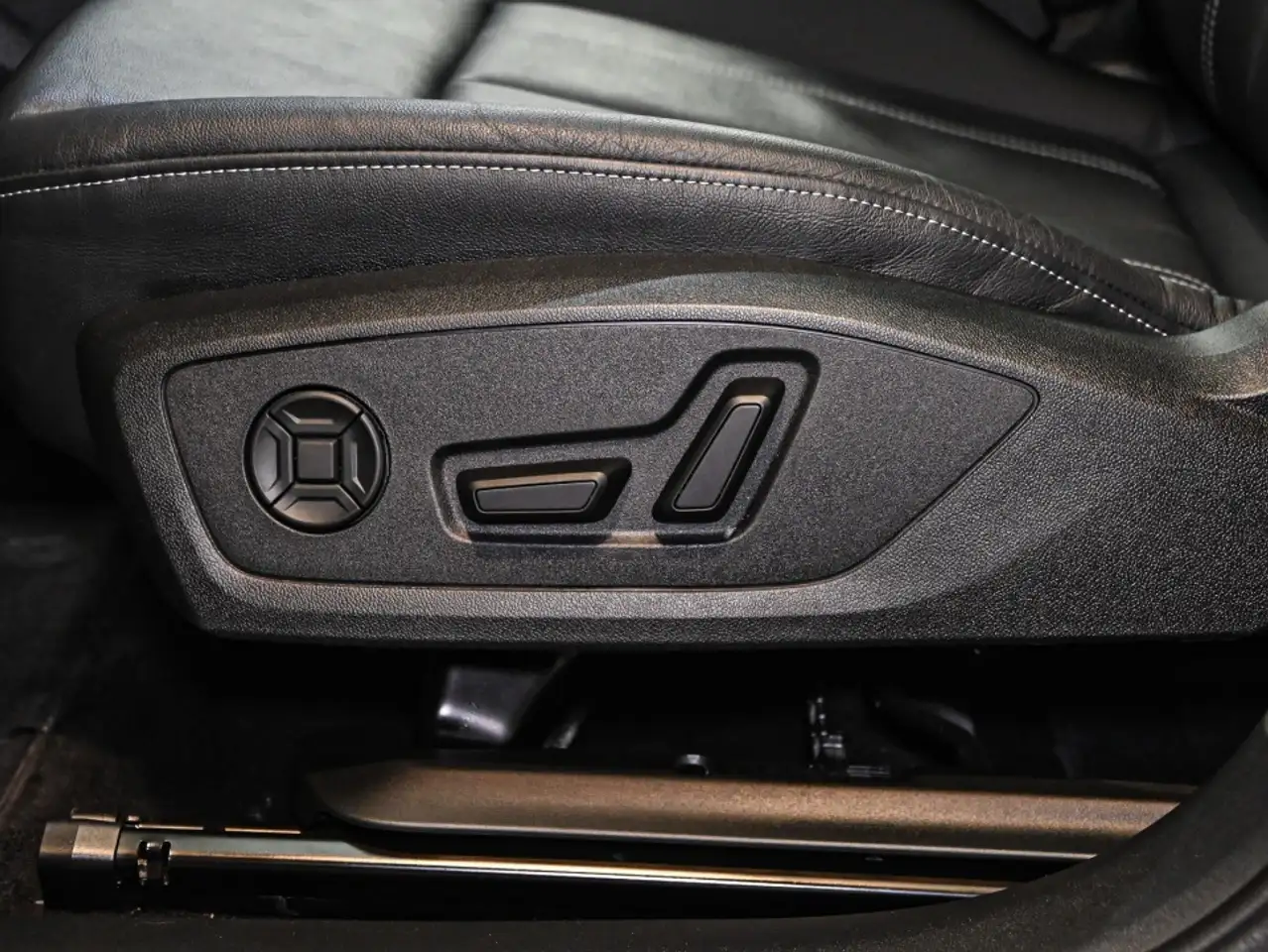 Audi Q4 e-tron снимка Audi Q4 e-tron