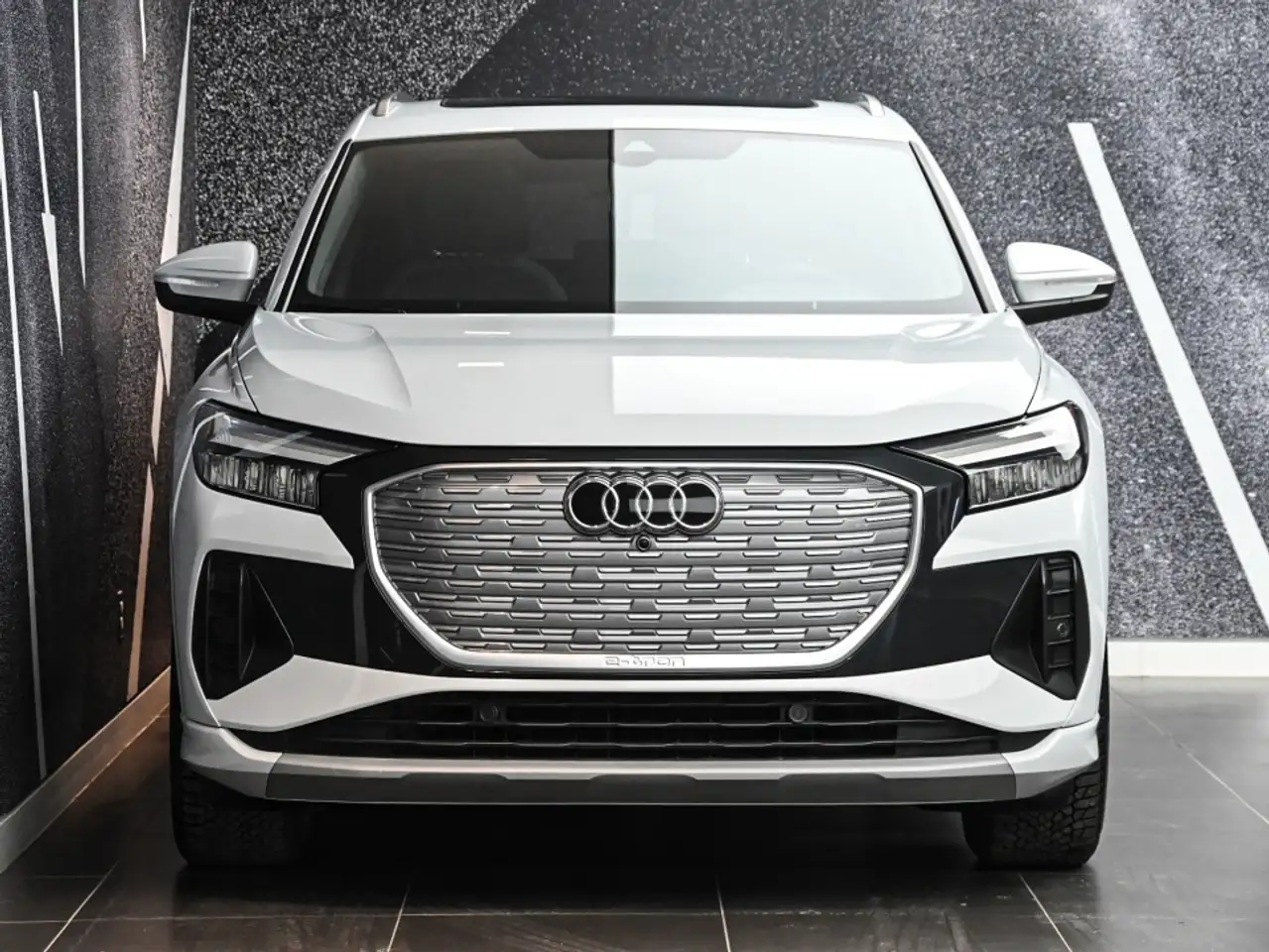 Audi Q4 e-tron снимка Audi Q4 e-tron