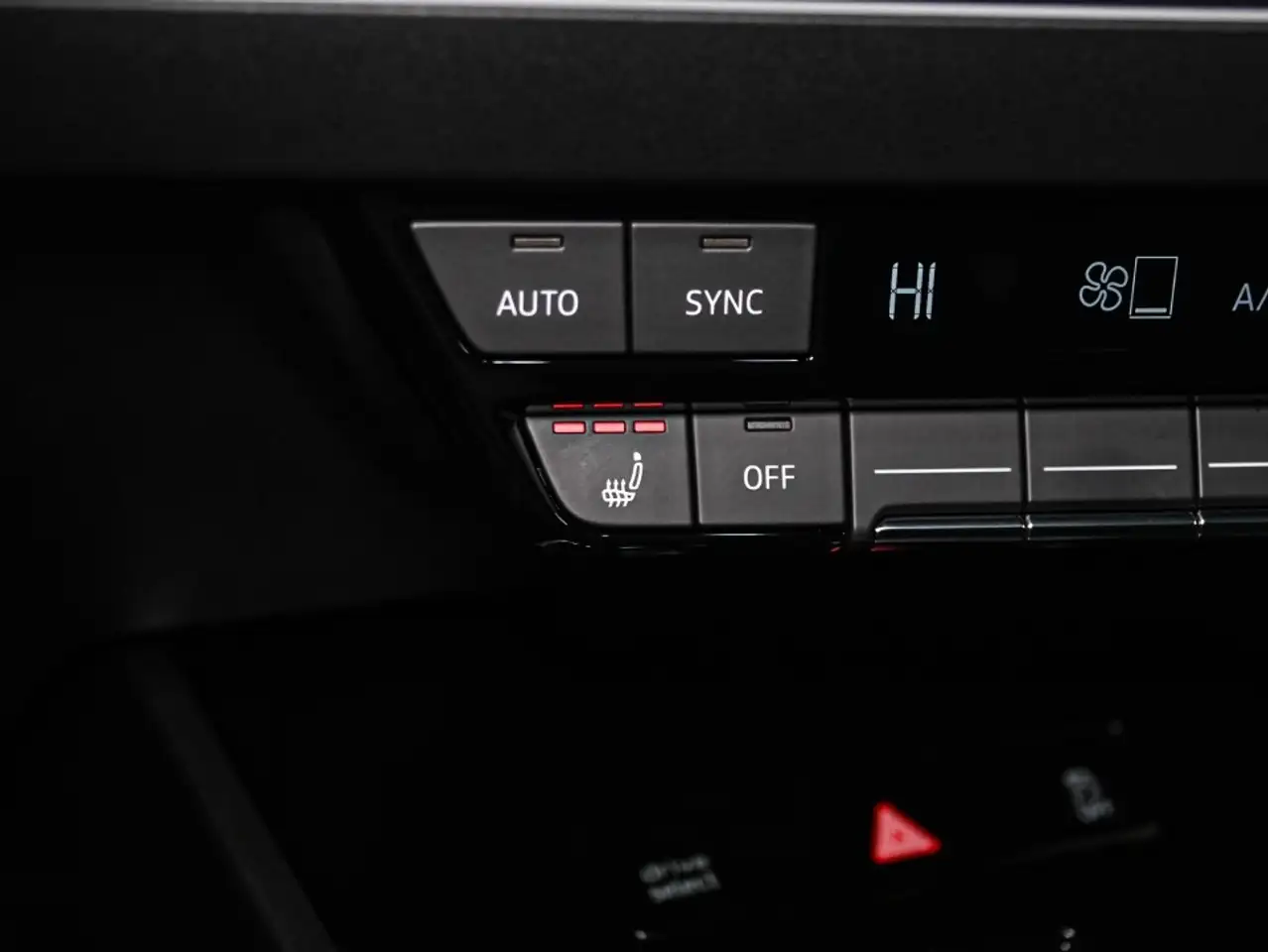 Audi Q4 e-tron снимка Audi Q4 e-tron
