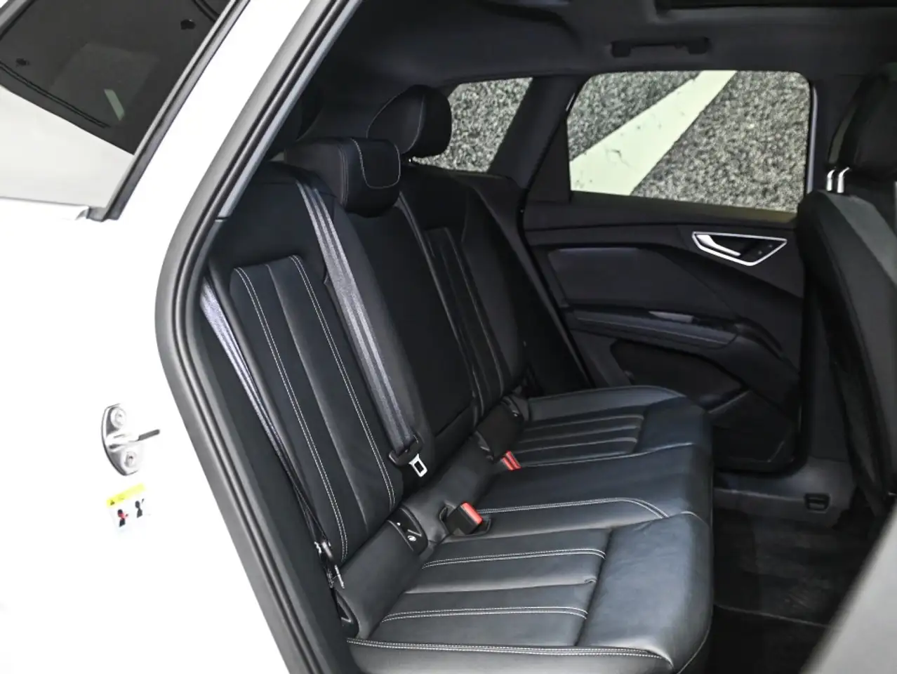 Audi Q4 e-tron снимка Audi Q4 e-tron
