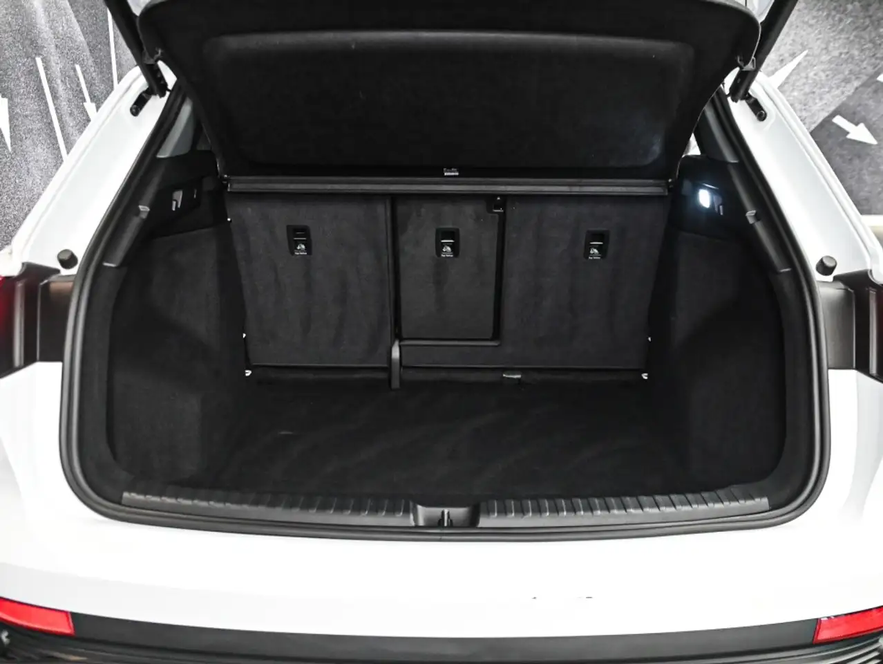 Audi Q4 e-tron снимка Audi Q4 e-tron