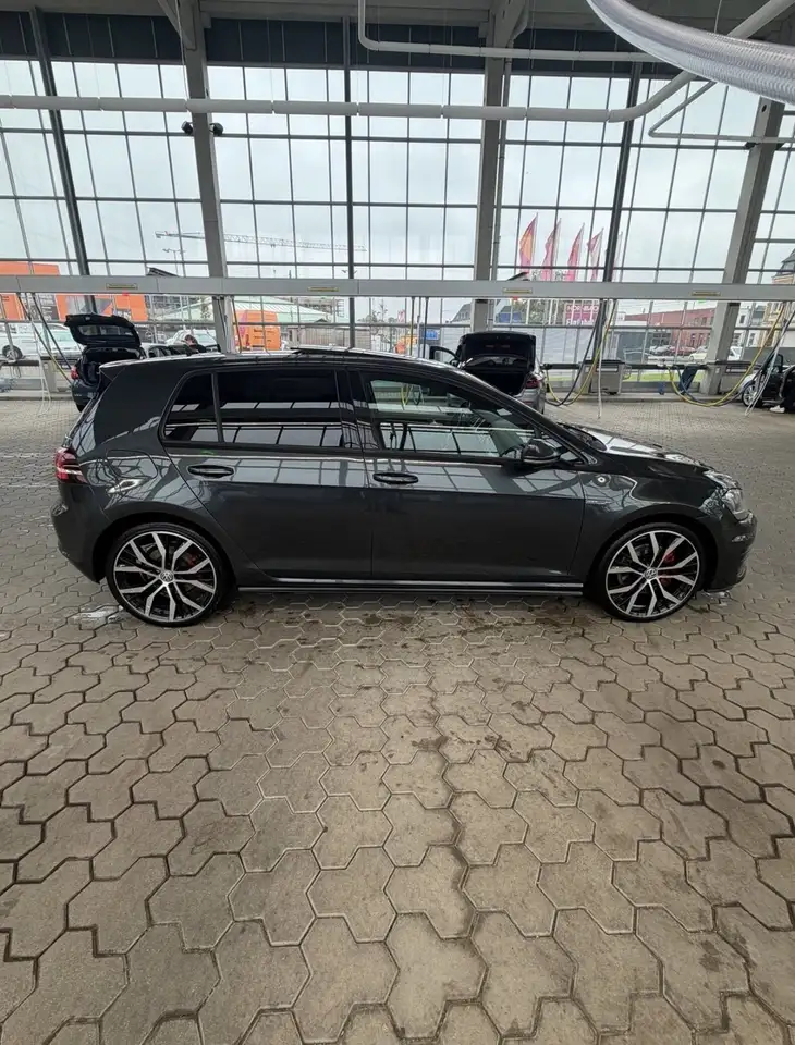 Volkswagen Golf GTD GTD BMT — photo 1 of 11
