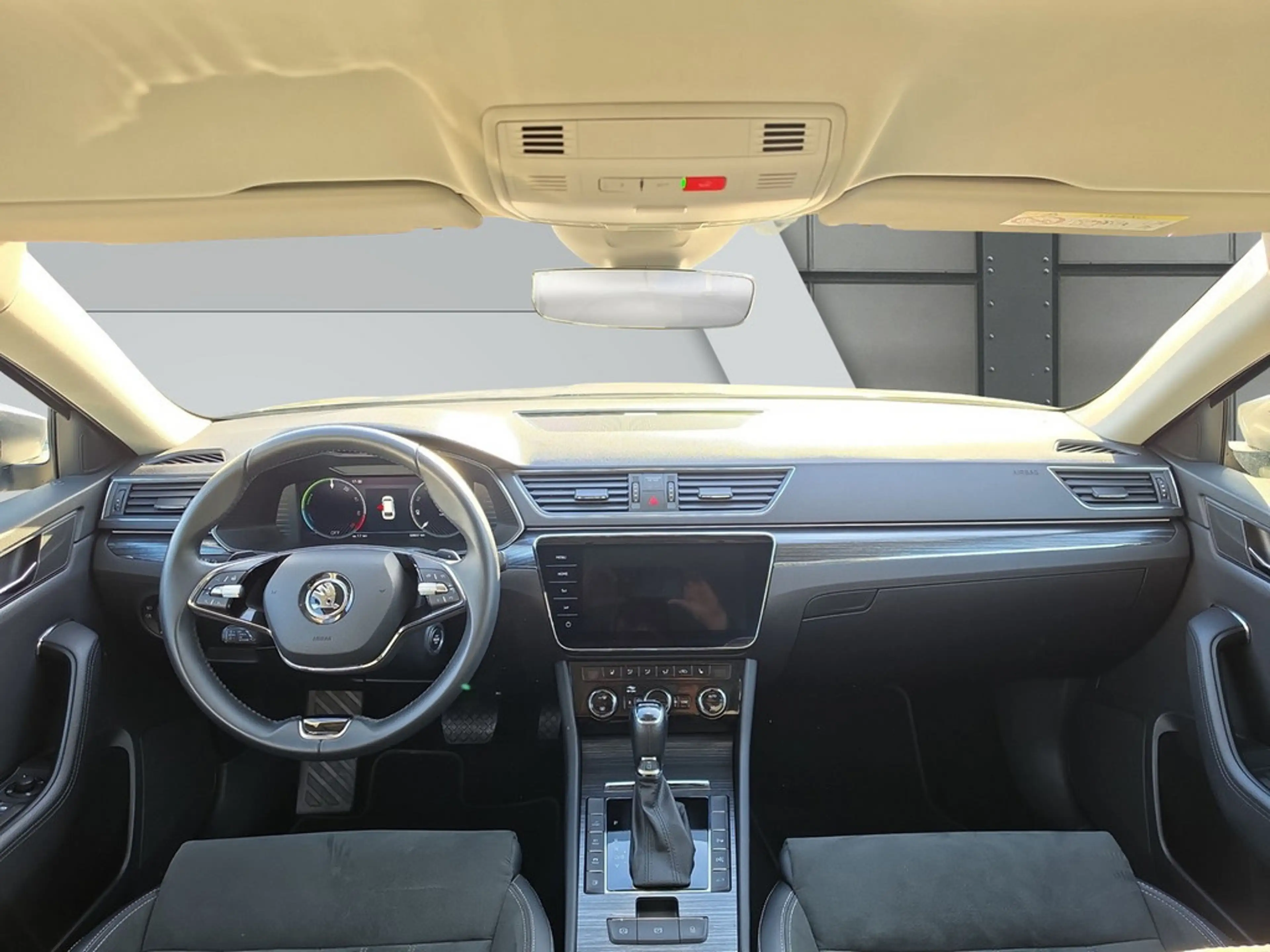 Skoda Superb COMBI 1.4 TSI IV STYLE *STD.HZG.*AHK*D — photo 12