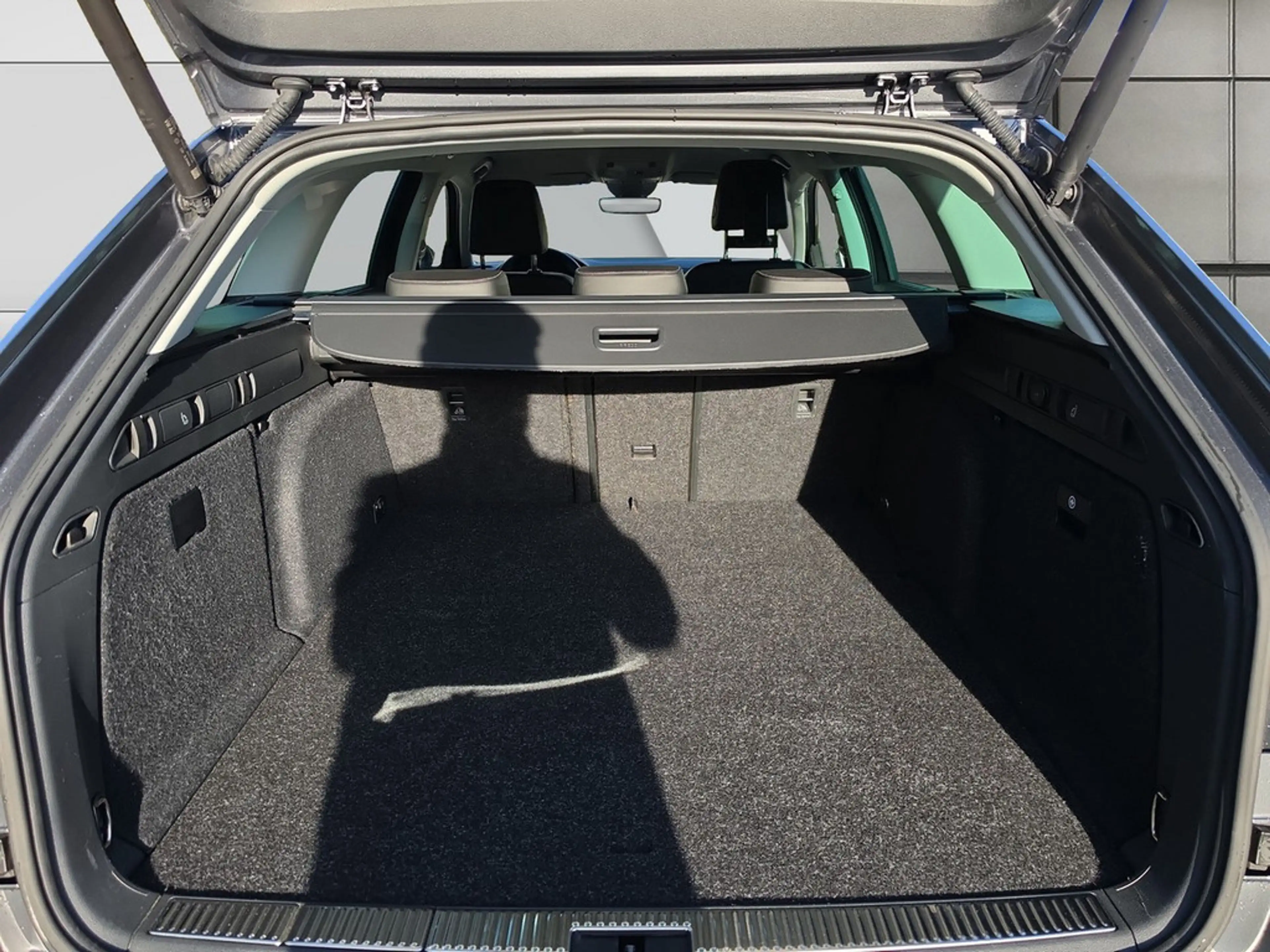 Skoda Superb COMBI 1.4 TSI IV STYLE *STD.HZG.*AHK*D — photo 9