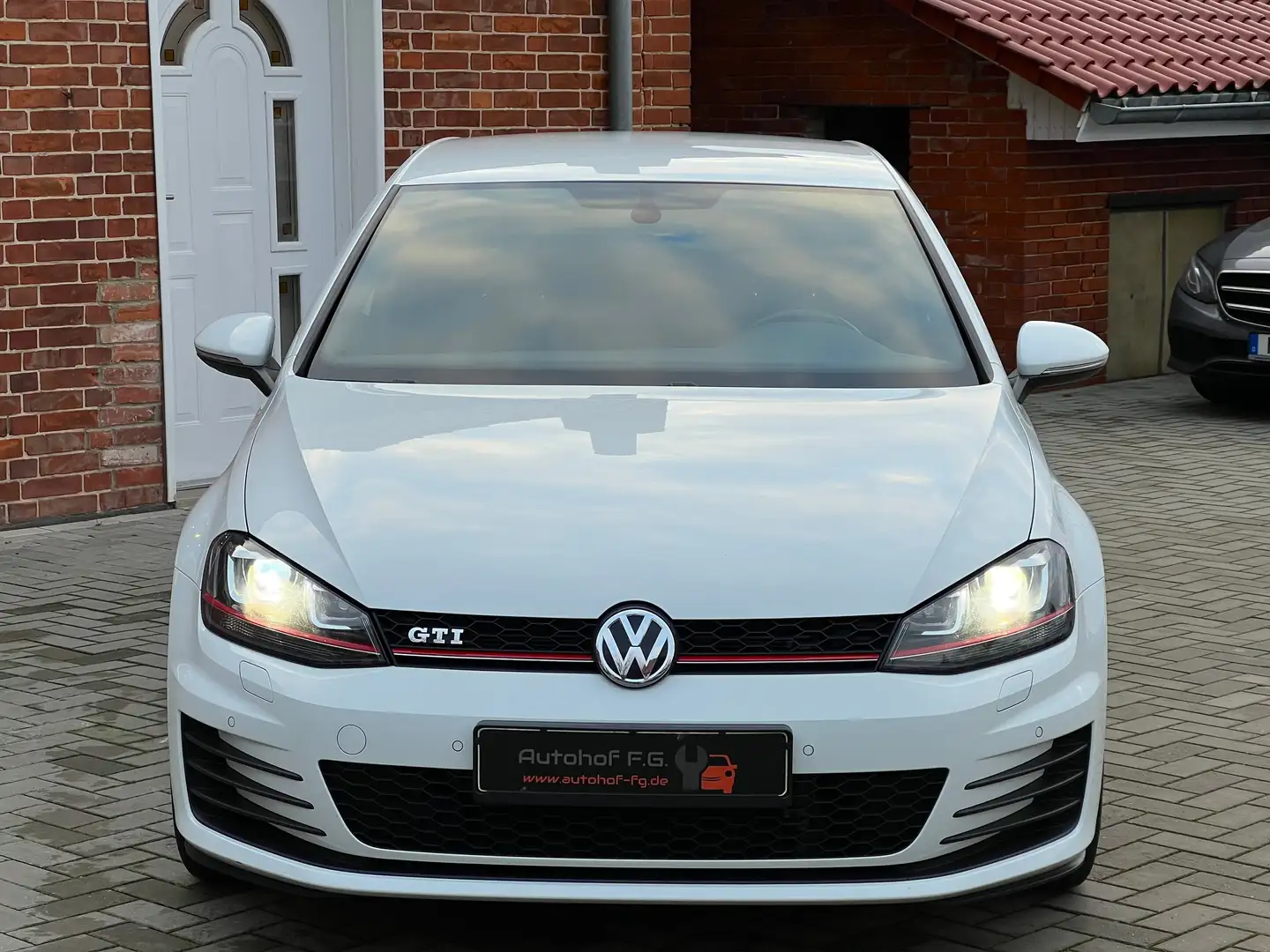 Volkswagen Golf GTI Golf VII Lim.GTI*SHZ/TEMPOMAT/SPORT/BIXENON/TOP* Bianco - 2