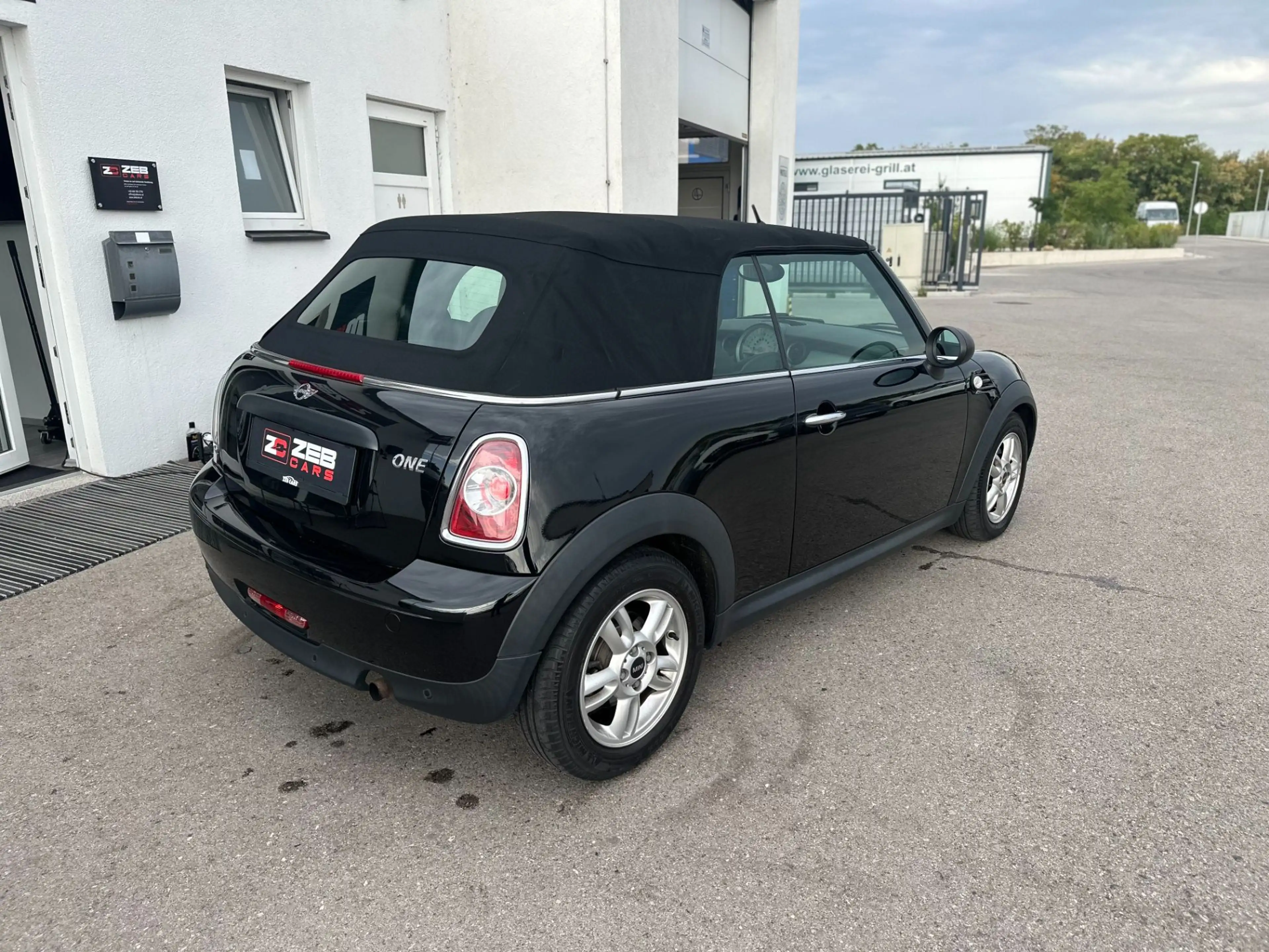 MINI One Cabrio MINI 1,6 Aut. — photo 4