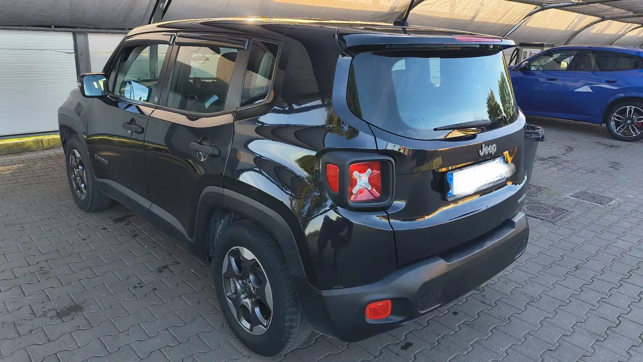 Jeep Renegade 1.6 e-torq evo Sport fwd 110cv — photo 1 of 6