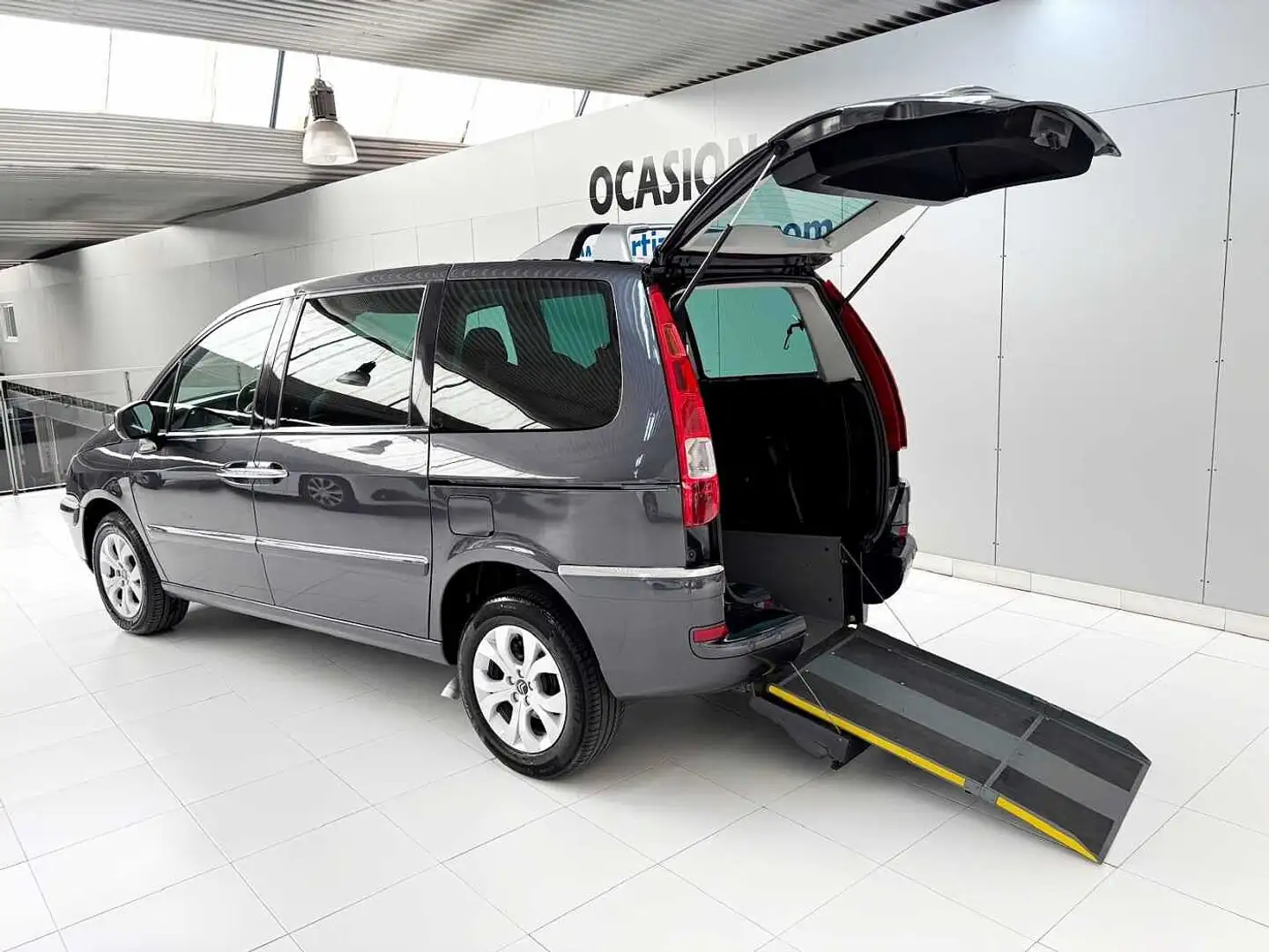 Citroen C8 2.0 HDI 136CV (CON RAMPA SILLA RUEDAS) Сірий - 1