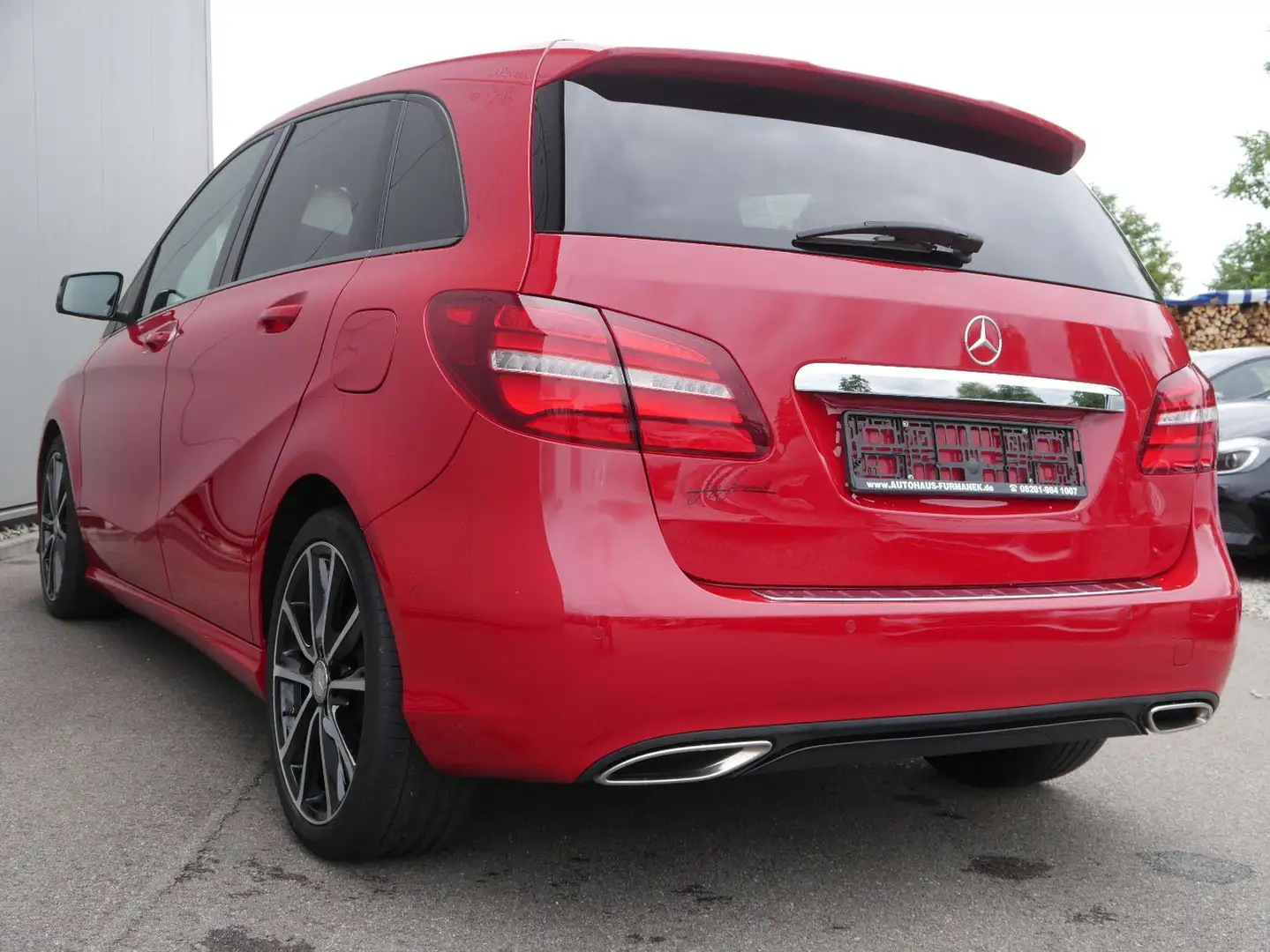 Mercedes-Benz B 250 URBAN NAVI/LED/PDC/NIGHT-PAKET Červená - 2