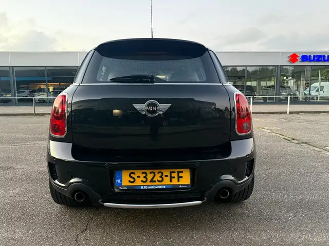 Mini Countryman view 3
