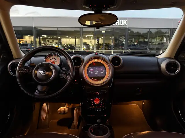 Mini Countryman view 9
