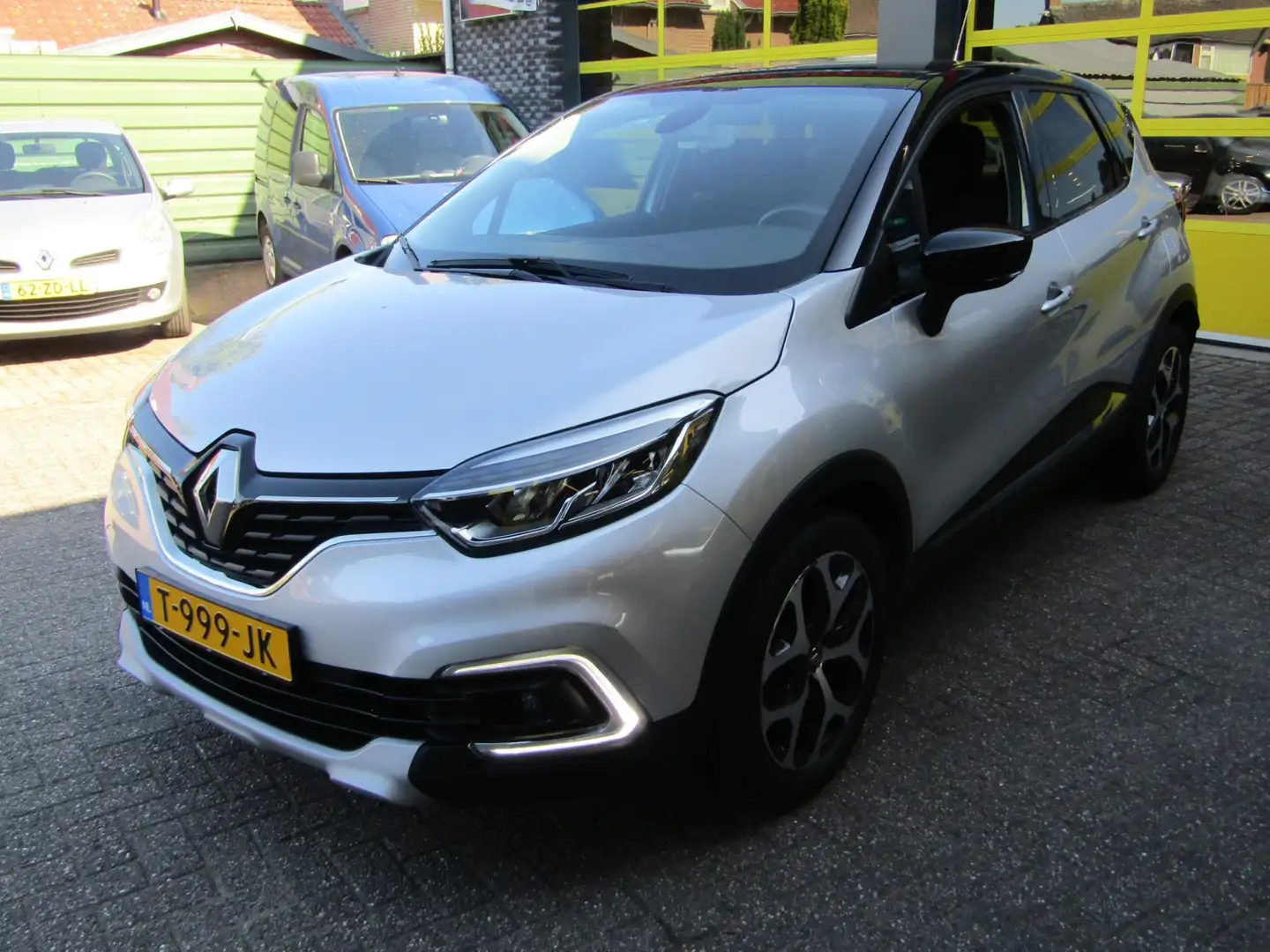Renault Captur 0.9 TCe Intens Grijs - 2