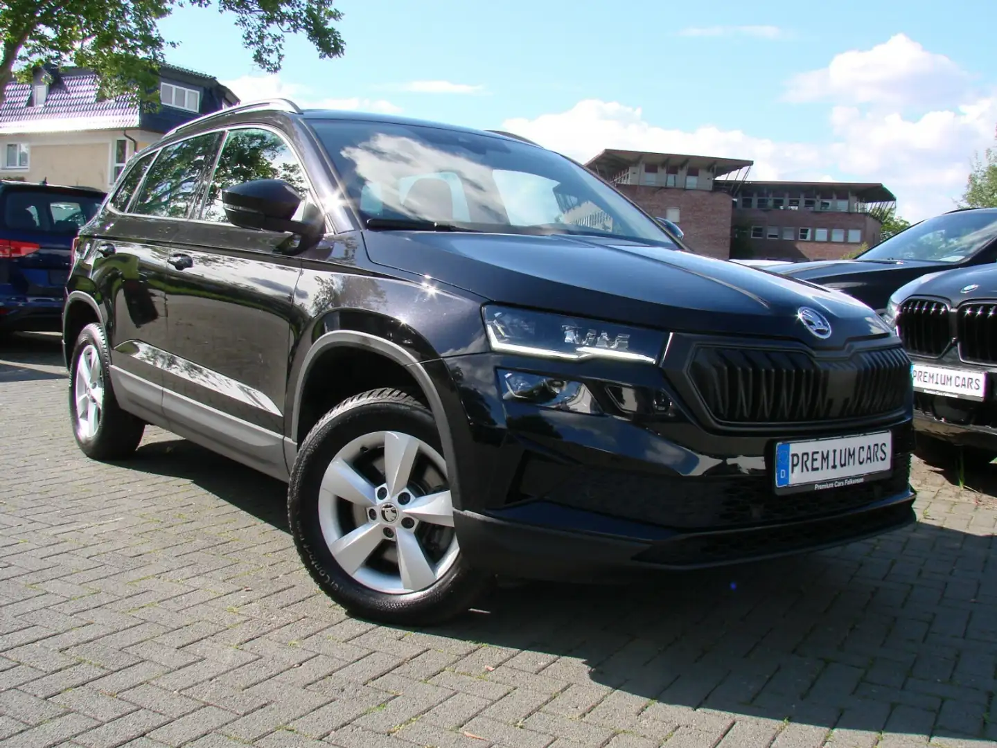 Skoda Karoq 2.0TDi Style 4x4 ACC Navi Kamera Schwarz - 1