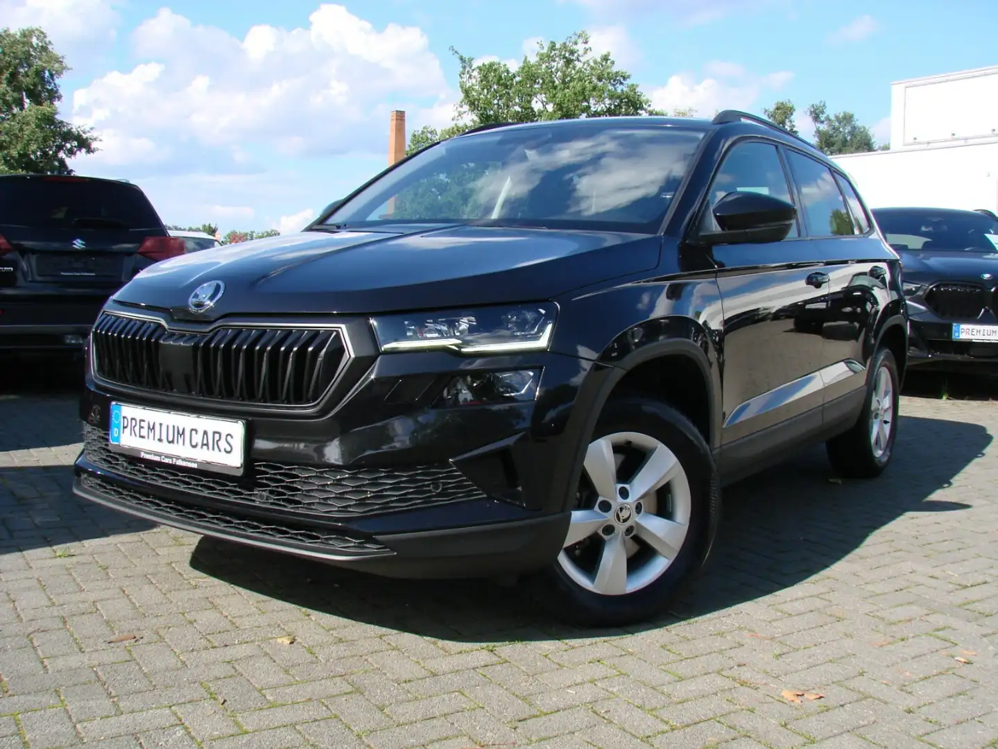 Skoda Karoq 2.0TDi Style 4x4 ACC Navi Kamera Schwarz - 2