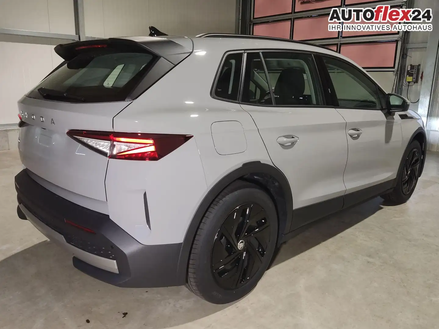 Skoda Elroq 50 - 55 kWh 170 PS Anhängerkupplung-Navi-AppleC... Grijs - 2