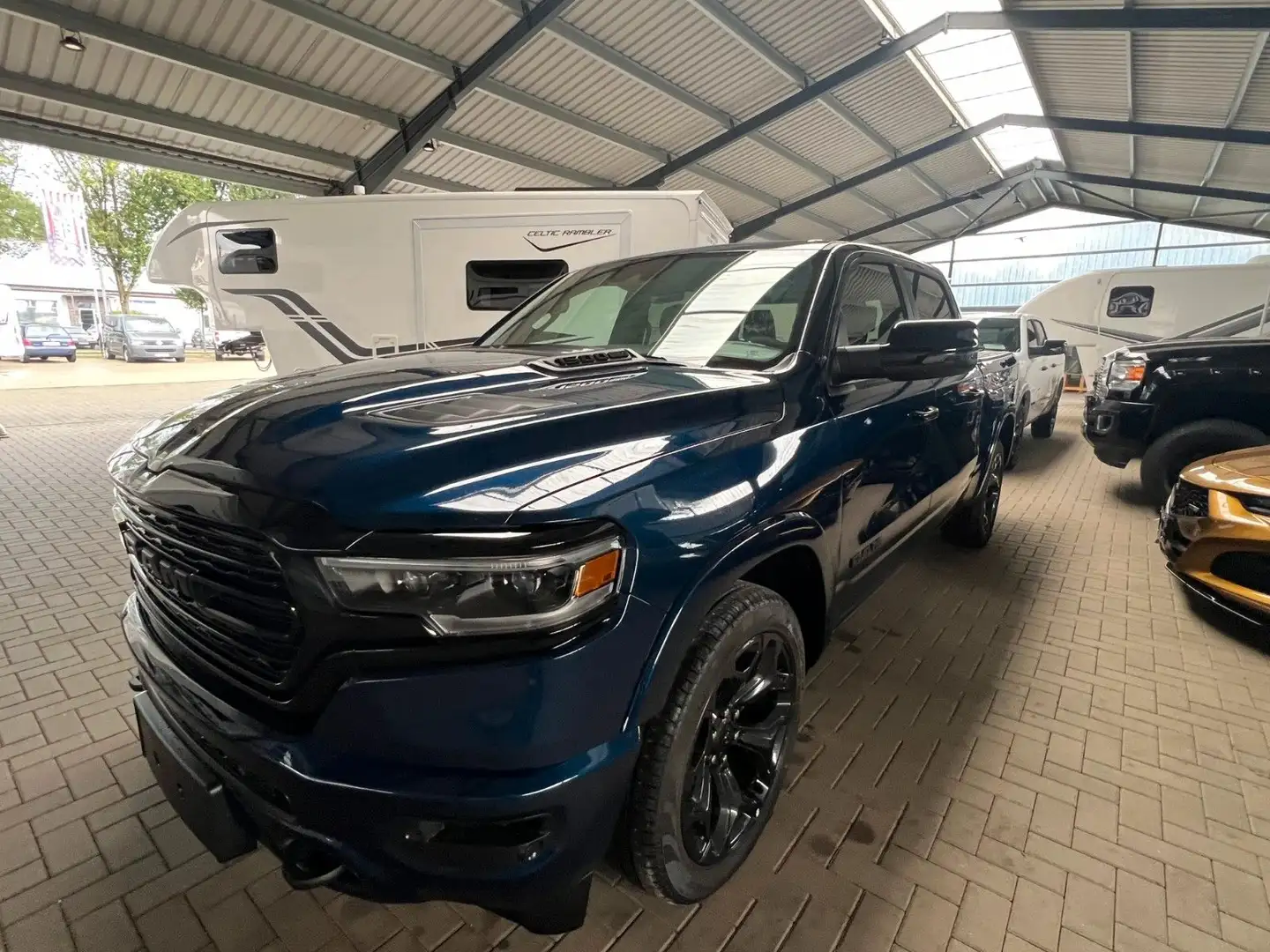 Dodge RAM Crew Cab Limited -eTorque-RamBox , LPG Bleu - 2