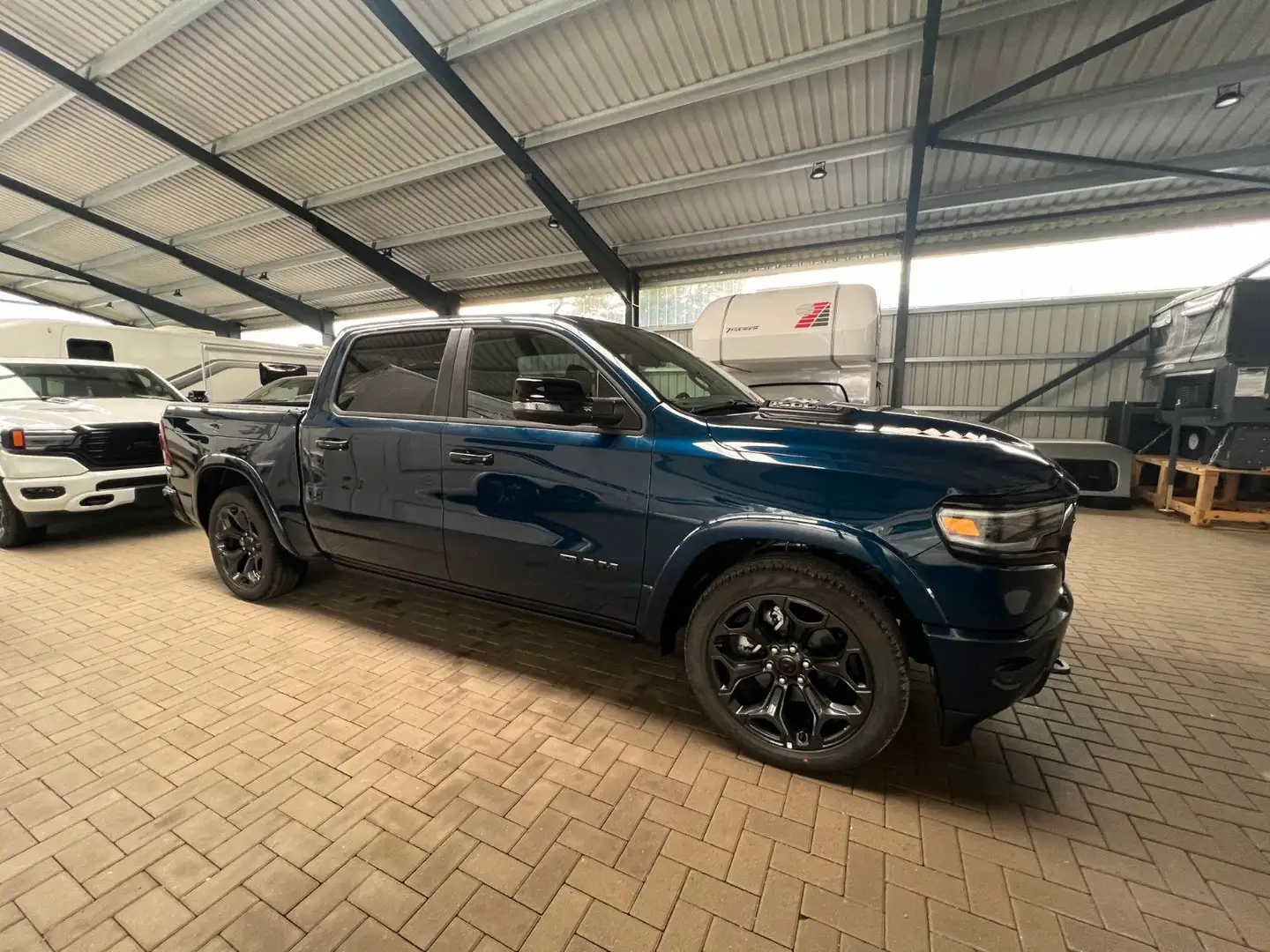 Dodge RAM Crew Cab Limited -eTorque-RamBox , LPG Bleu - 1