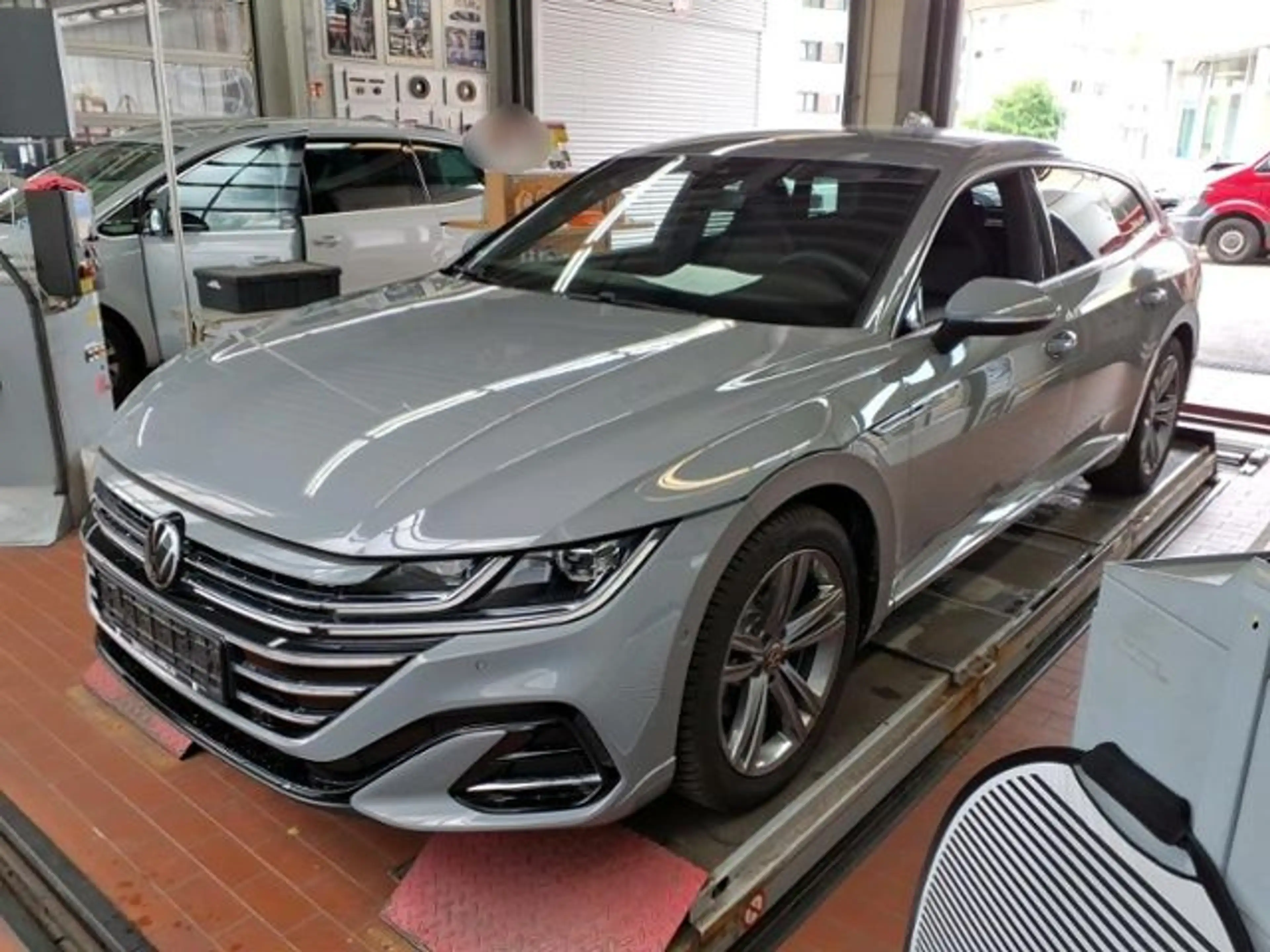 Volkswagen Arteon Shooting Brake R-Line 2,0 l TSI DSG StHzg — photo 2