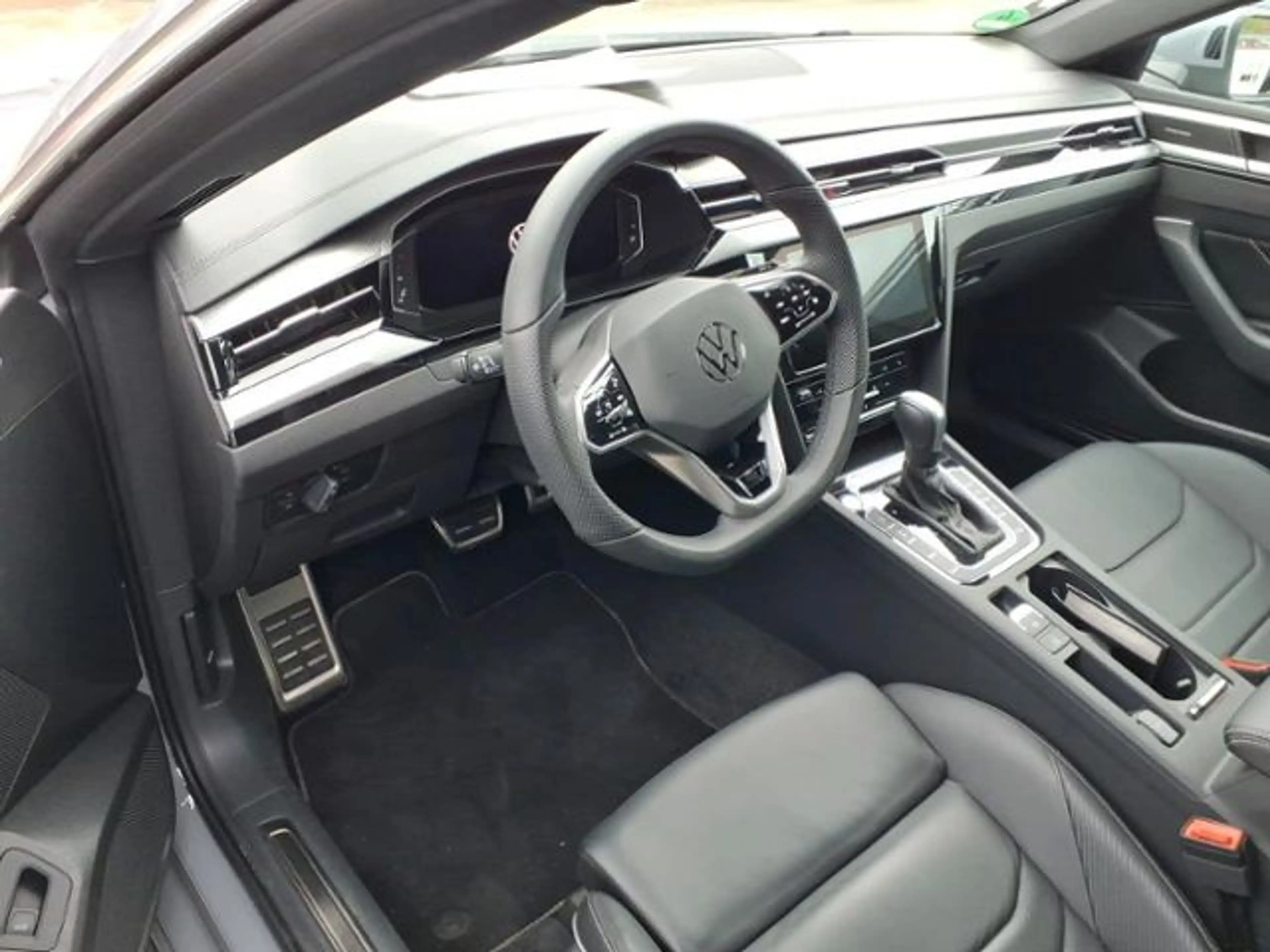 Volkswagen Arteon Shooting Brake R-Line 2,0 l TSI DSG StHzg — photo 4