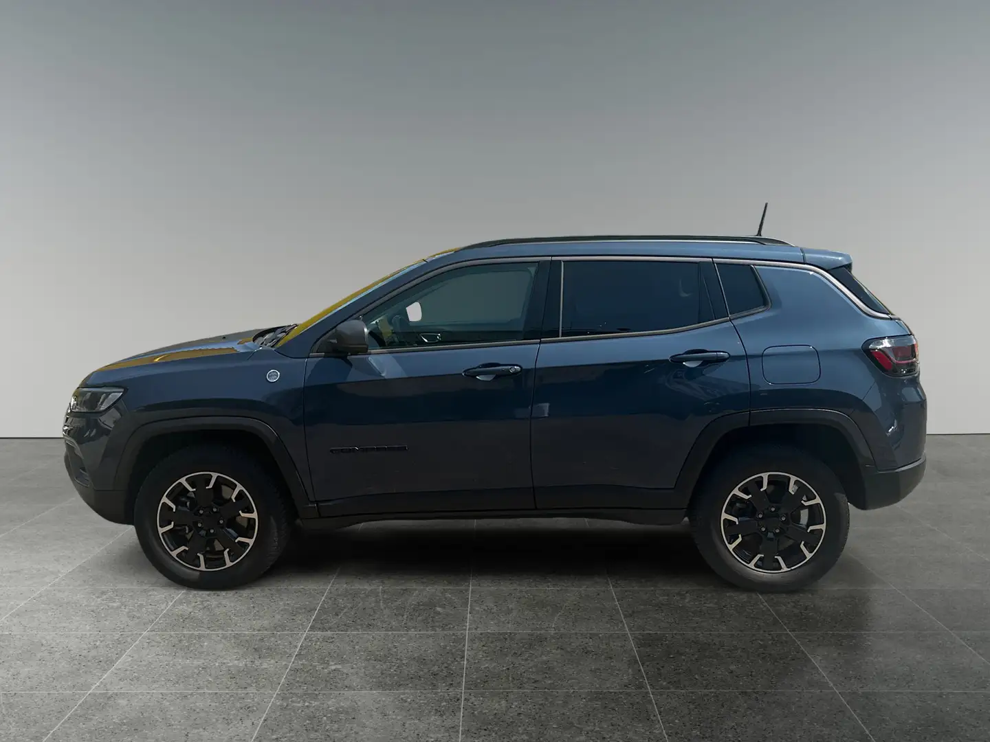 Jeep Compass 1,3 Plug-In Trailhawk AT 4xe 8fach bereift ! Schwarz - 2