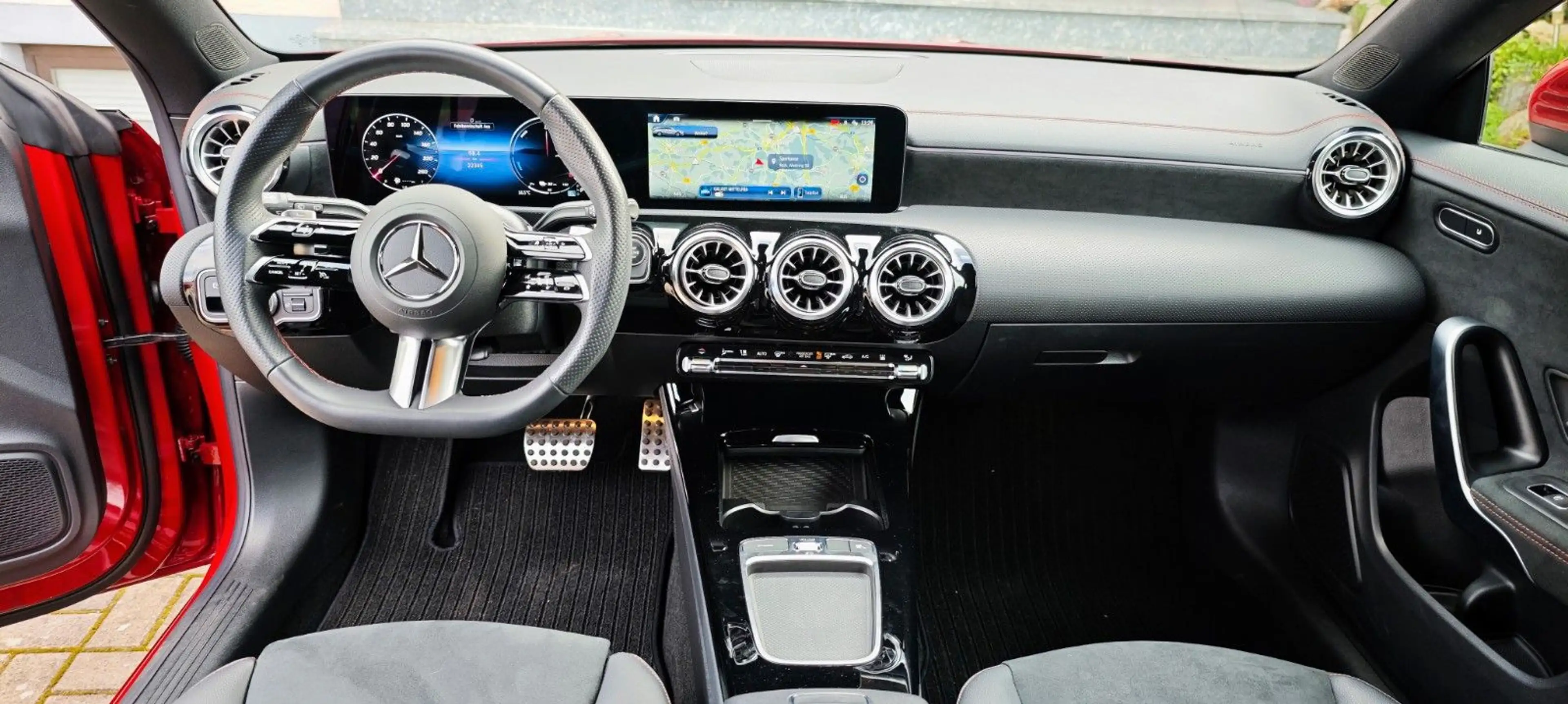 Mercedes-Benz CLA 250 CLA 250 AMG Shooting Brake Facelift 360° Kamera — photo 12