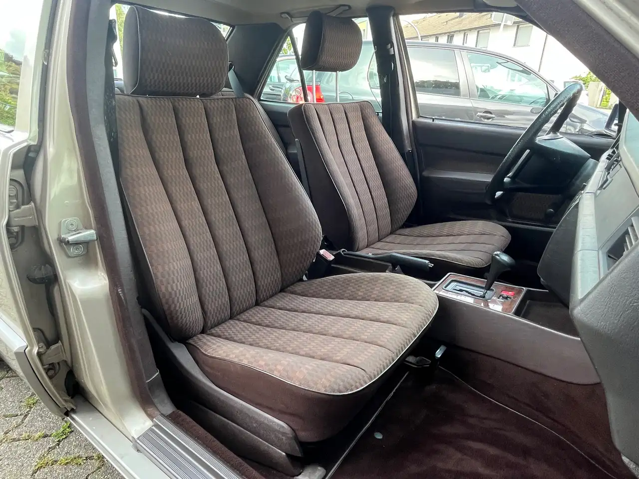 Mercedes-Benz 190 D 2.0 Automatik / TÜV 07.28 / H-Zulassung, foto 12