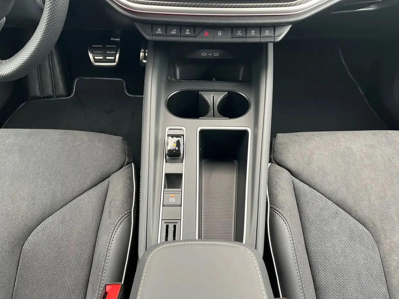 Skoda Elroq Sportline 85x 4x4 Matrix-LED Wärmepumpe, миниатюра 9