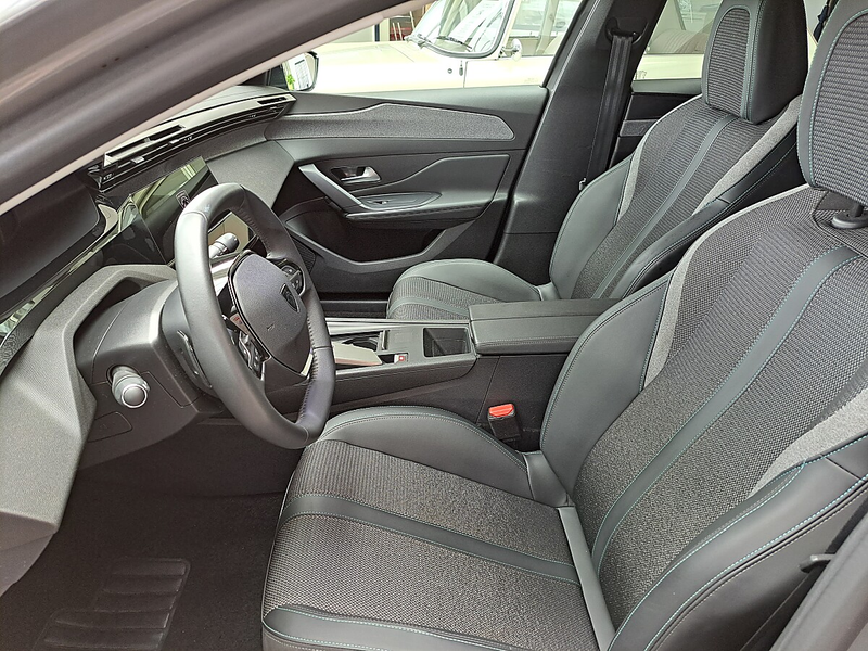 Peugeot 408 HEV 136 e-DCS6 Allure — photo 13