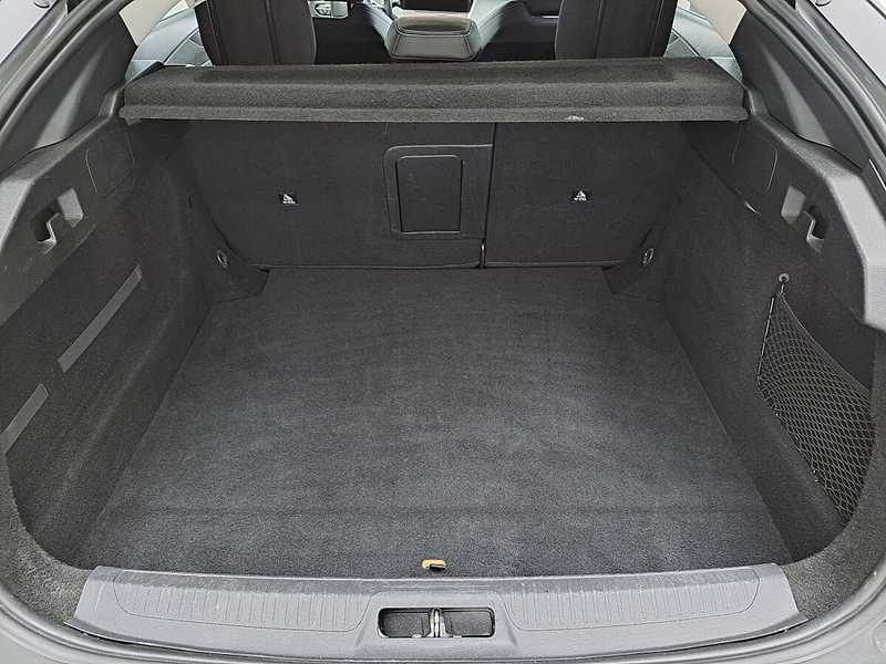 Peugeot 408 HEV 136 e-DCS6 Allure — photo 11