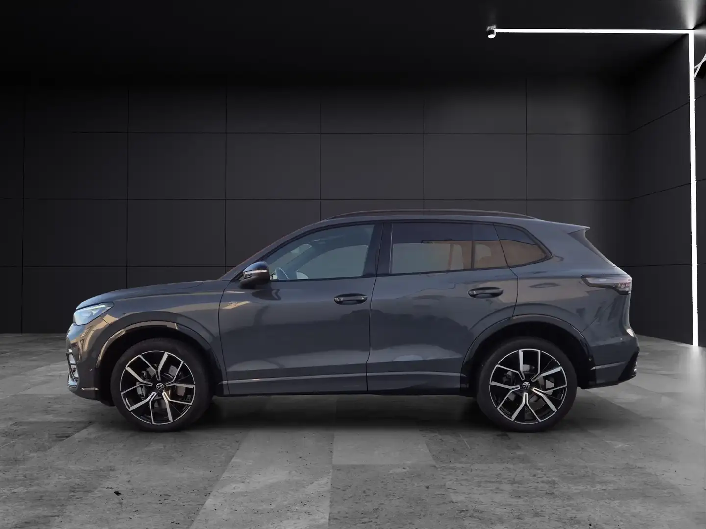 Volkswagen Tiguan TDI R-Line 4M MatrixLED AHK ACC Kamera 360° DCC Grau - 2