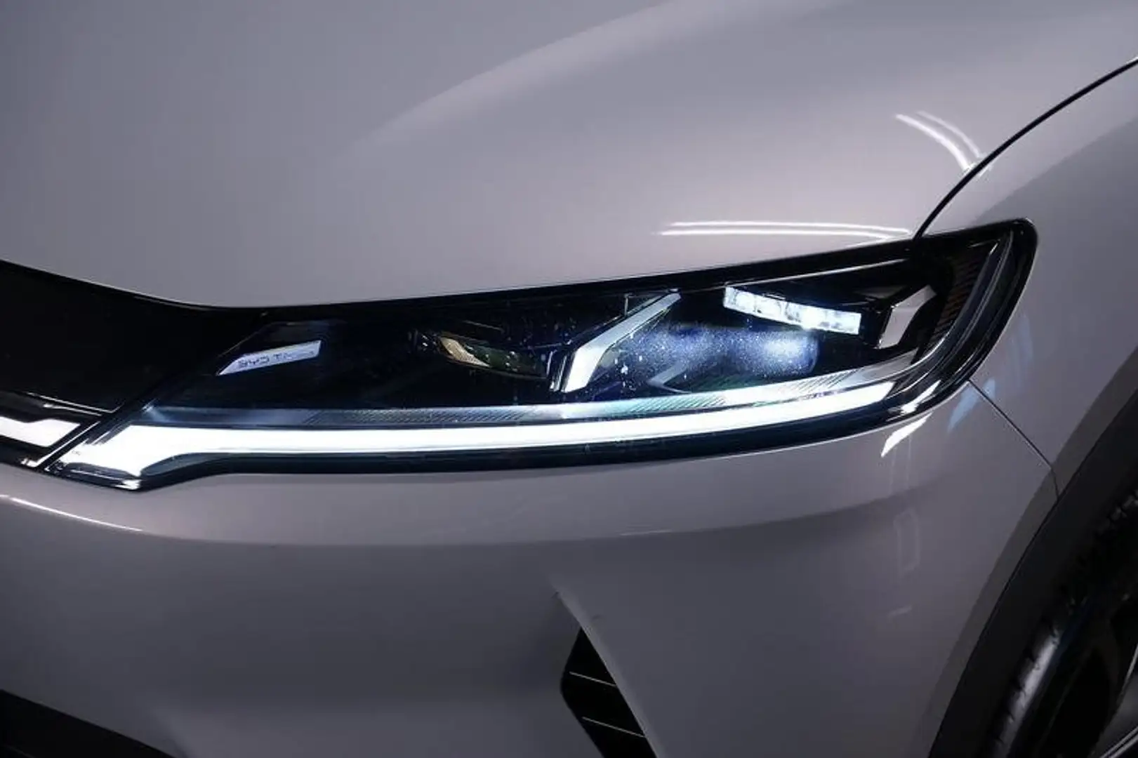 BYD Atto 2 Kamera/ACC/AUT/KeyLess/LED/Navi/Pano/RFK Bílá - 2