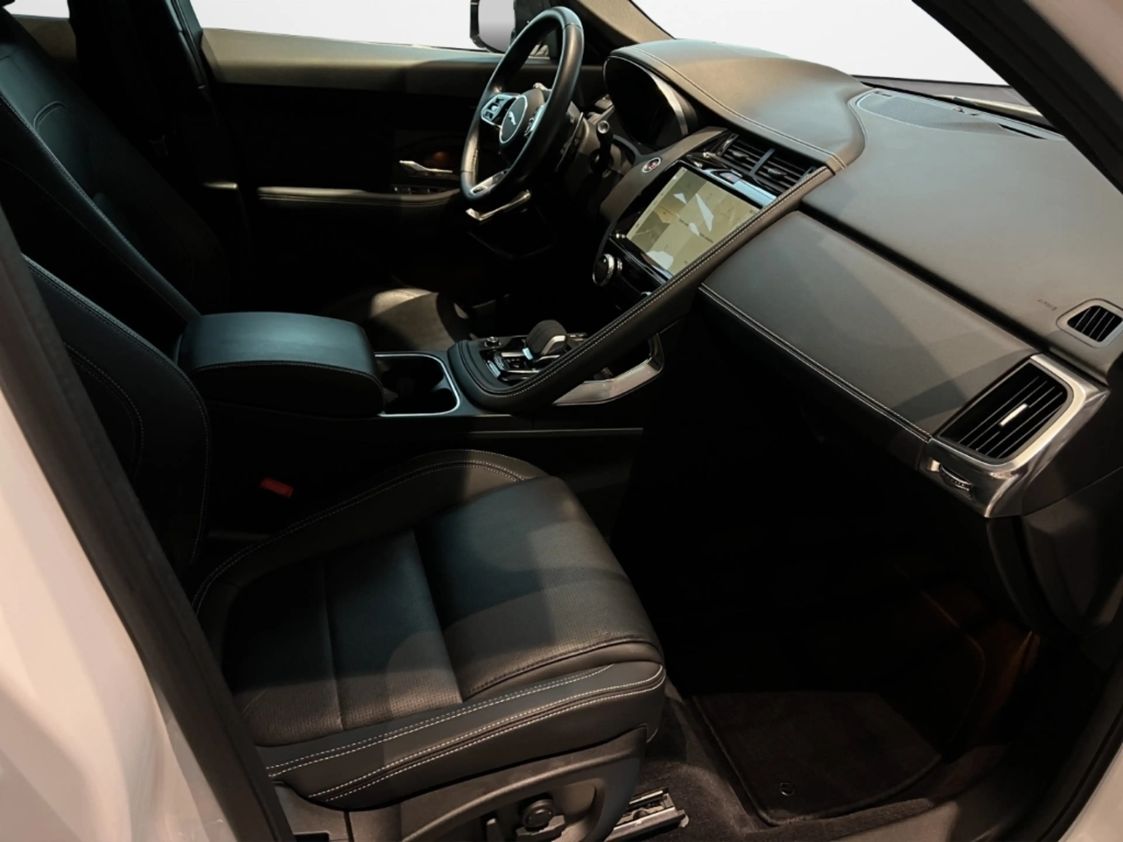 Jaguar E-Pace D200 R-DYNAMIC SE AWD Autom. — photo 12