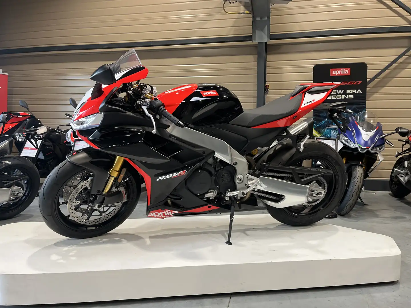 Aprilia RSV4 - 2