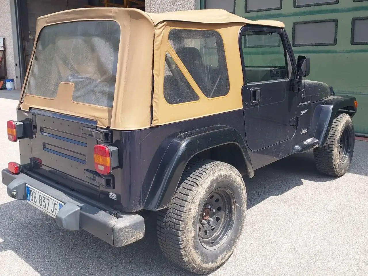 Jeep Wrangler Soft Top 2.5, foto 2