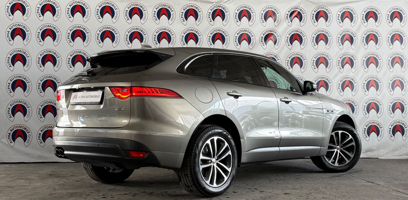 Jaguar F-Pace F-PACE R-Sport AWD — photo 3