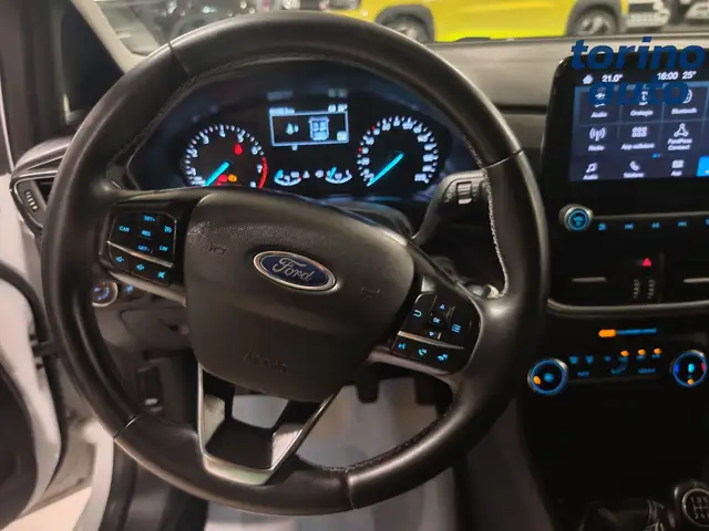 Ford Fiesta view 9