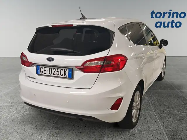 Ford Fiesta view 3