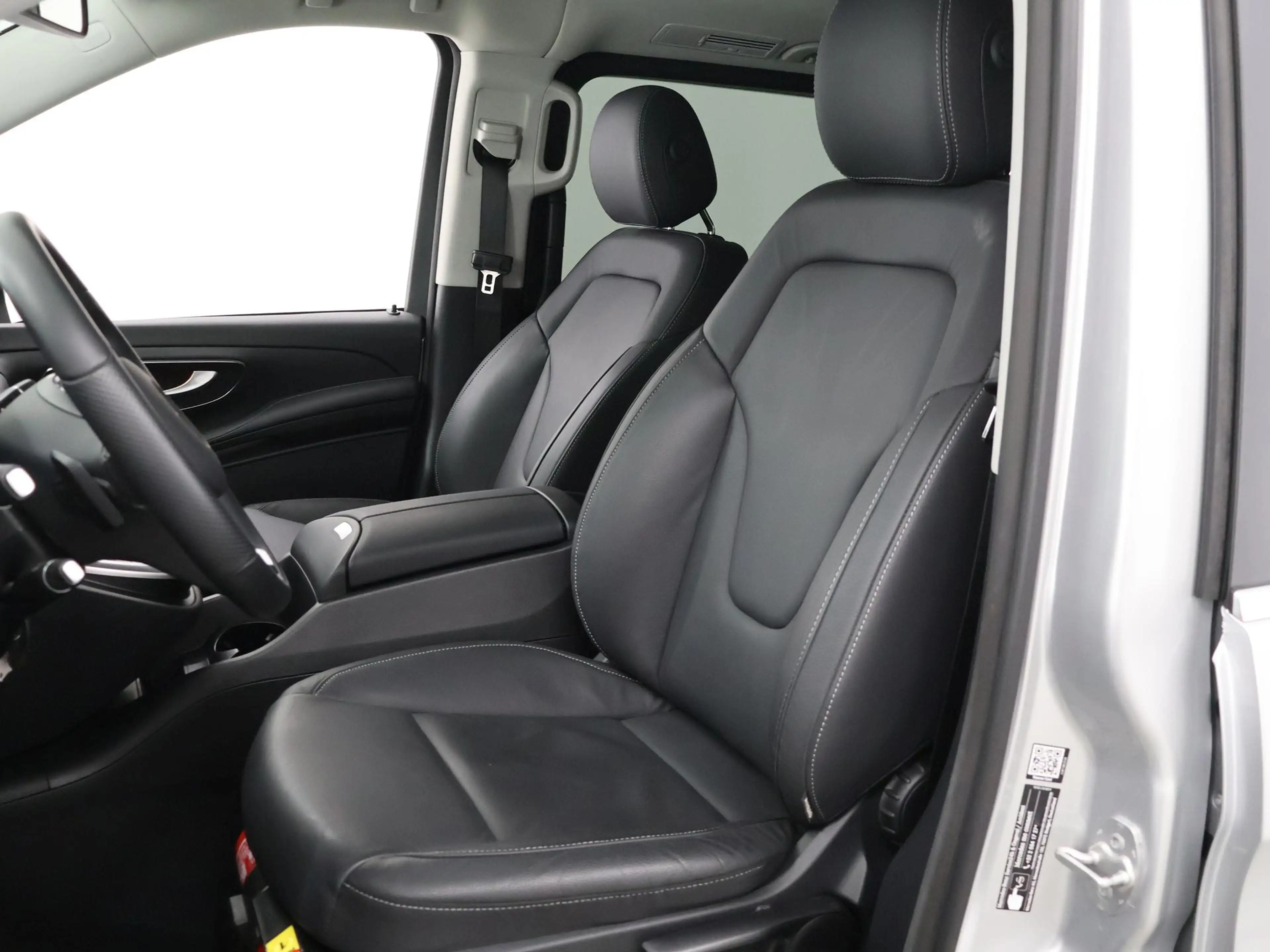 Mercedes-Benz EQV 300 L2 90 kWh 8 Persoons | Line Avantgarde | Navigatie — photo 8
