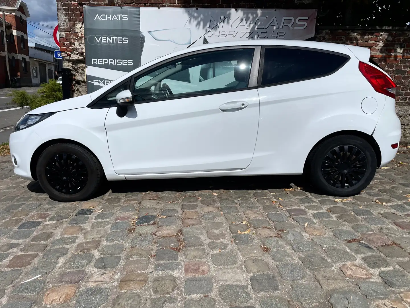 Ford Fiesta 1.6 TDCi ** CLIM ** EURO 5 ** Weiß - 2