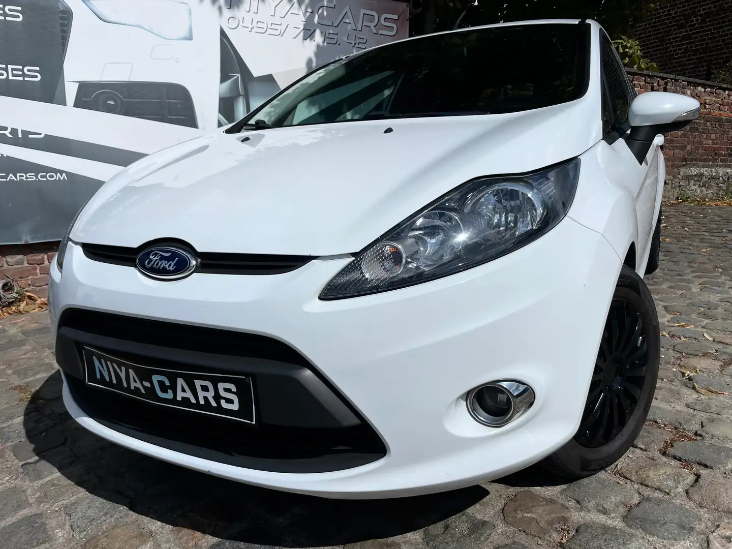 Ford Fiesta 1.6 TDCi ** CLIM ** EURO 5 ** Weiß - 1