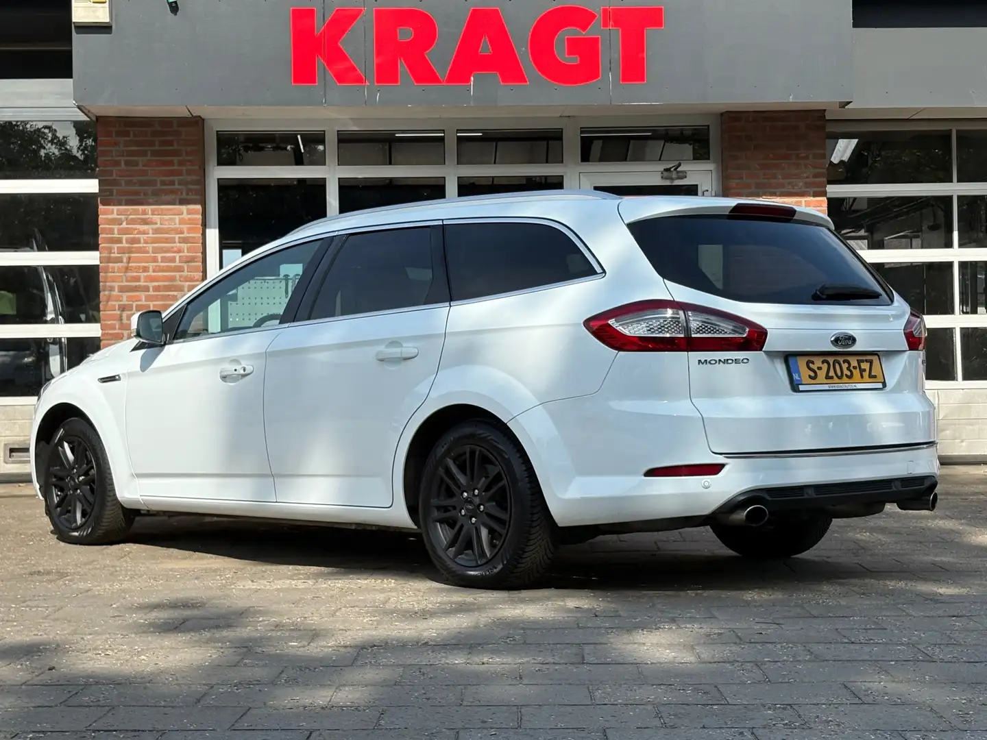Ford Mondeo Wagon Platinum 2.0T 203 pk - Induvidual pack - Xen Blanc - 2