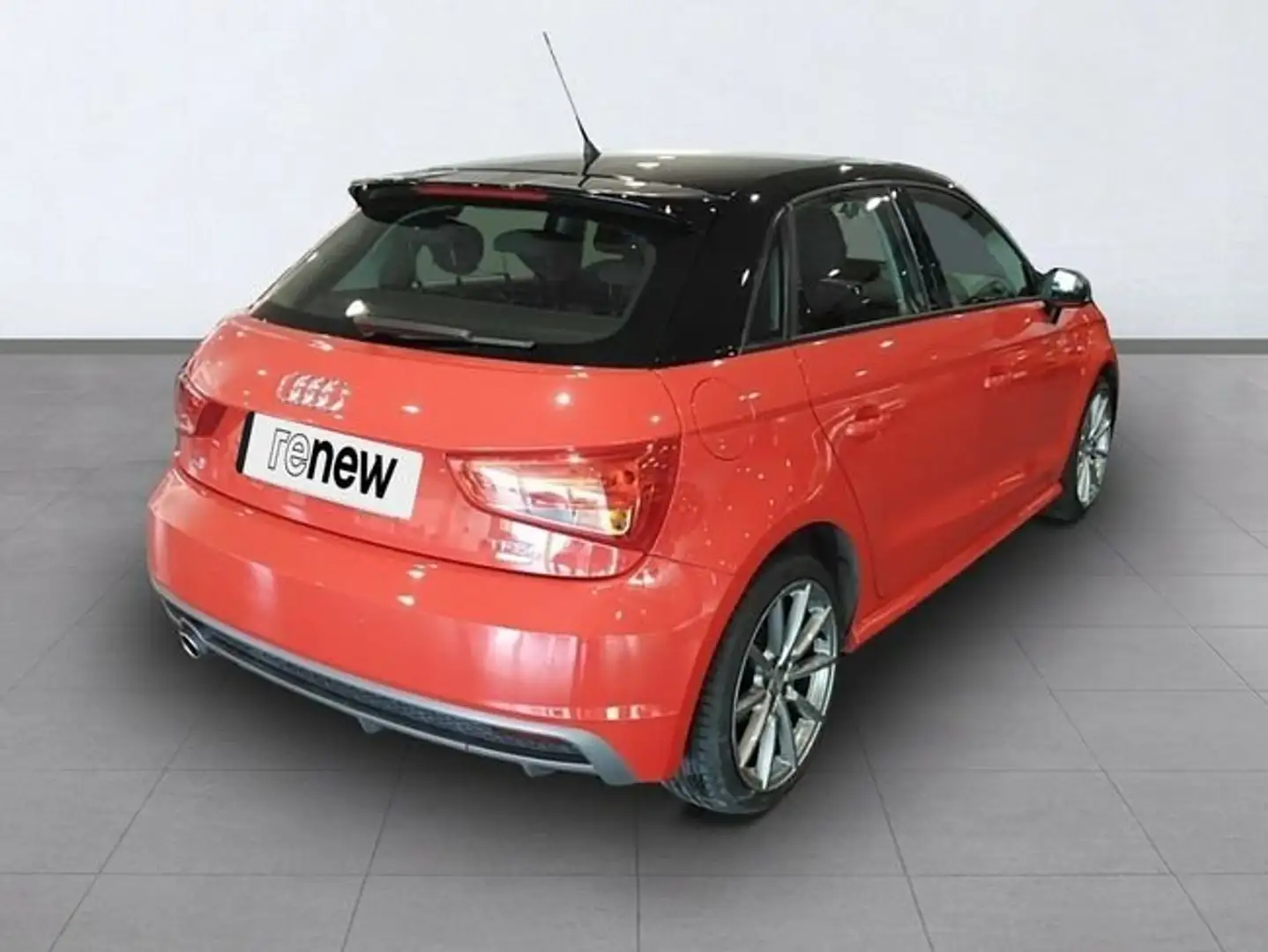 Audi A1 1.0 tfsi adrenalin Noir - 2