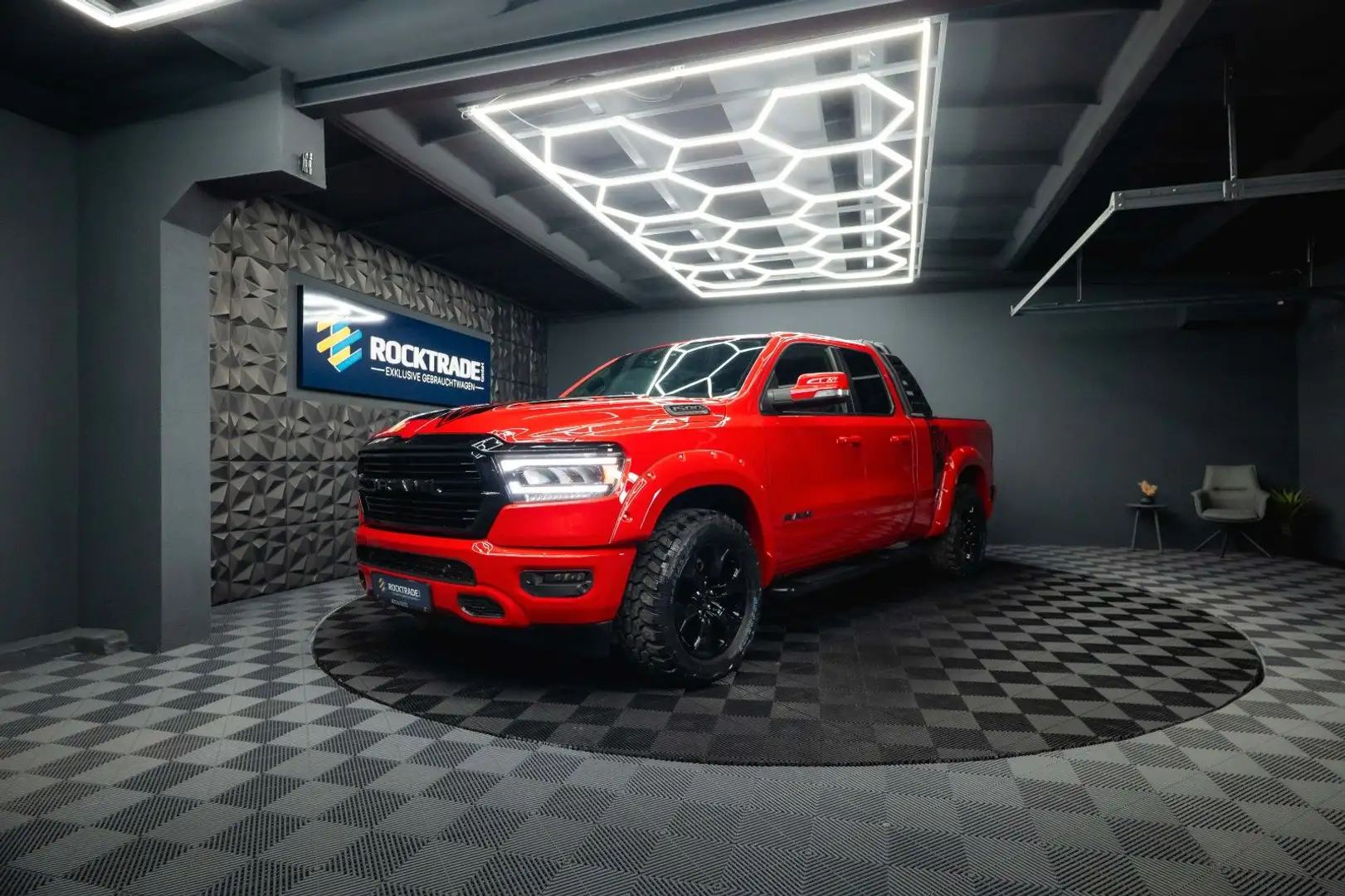Dodge RAM 5.7 V8 HEMI 4x4 OFFROAD Night-Paket *LED*19% Rouge - 1